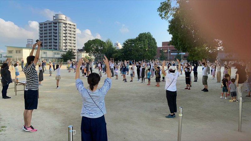 7月26日から夏休みラジオ体操が始まりました、 会場は西小倉小学校ですコロナに負けずオリンピアンに負けず劣らず元気にもりあがっています。