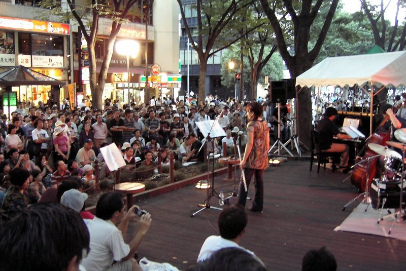 今日の一枚は「仙台の定禅寺ストリートジャズフェスティバル（撮影：2007年9月）」です。