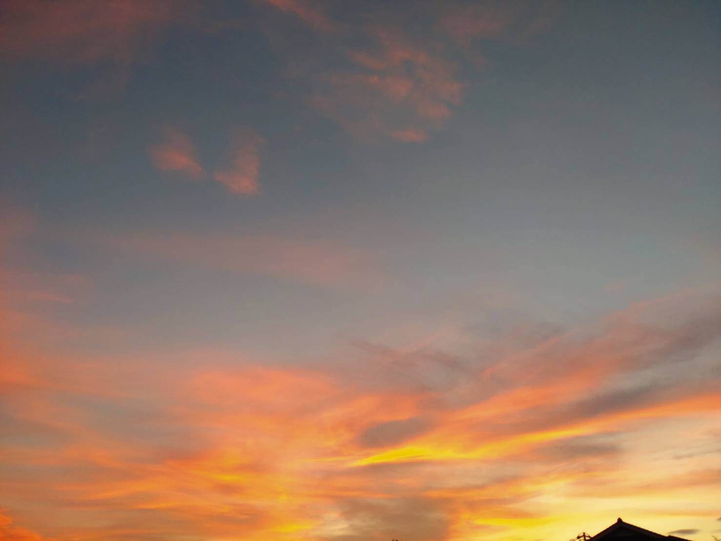 日が暮れる間際の美しい夕空|soufu(そうふ) 日が暮れる間際の美しい夕空|soufu(そうふ)