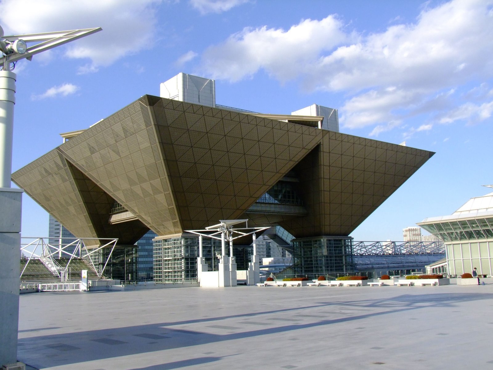 場所と時期が悪かった 品川駅の広告 コレが 国際展示場駅 から ビッグサイト へ行く通路 海浜幕張駅 から 幕張メッセ に行く通路なら 新しいソフトウェアの広告かな で済んだ 見本市での商品広告 Popodoll Note