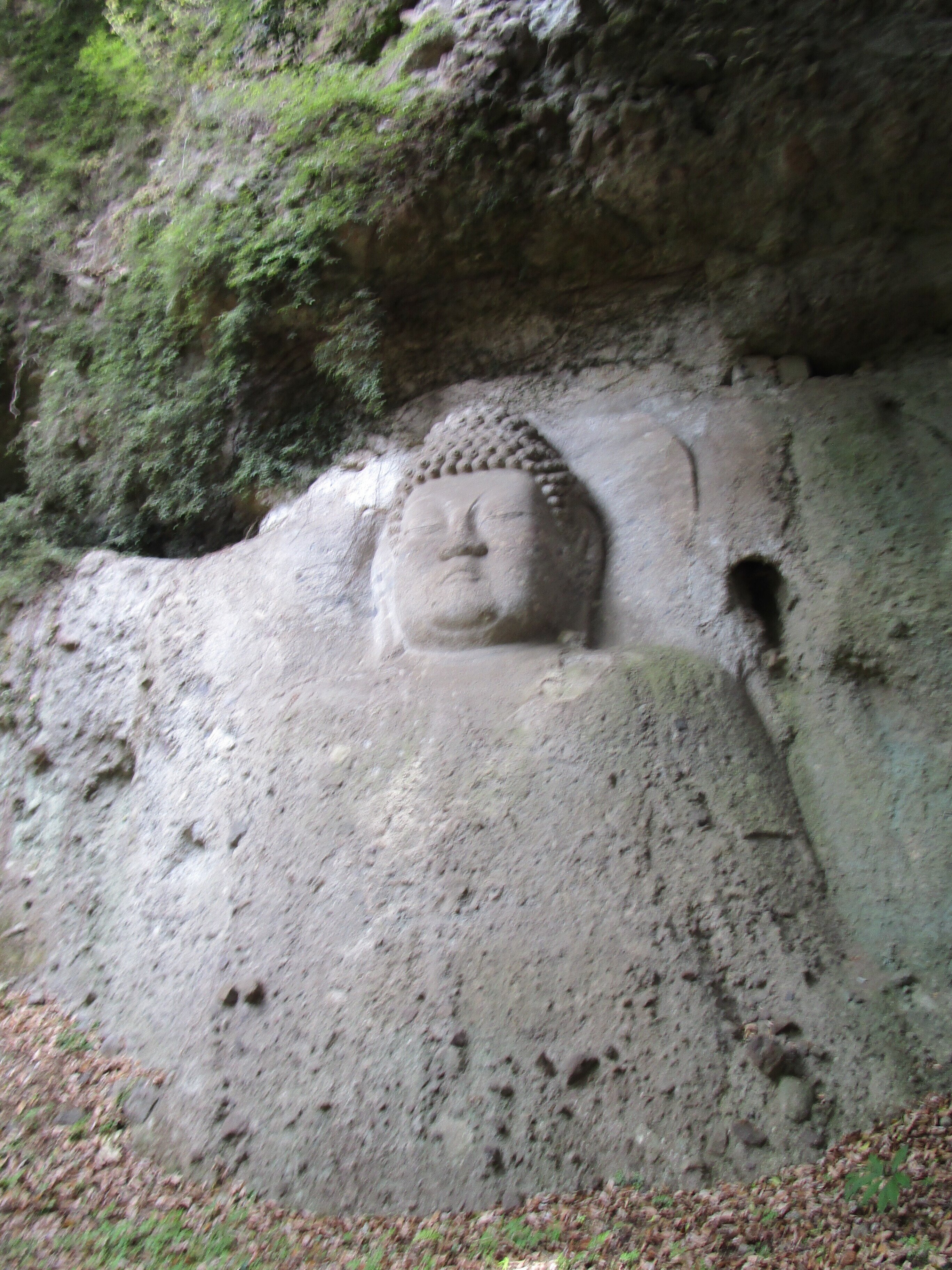 今日の一枚 大分県国東半島、鬼が一晩で作った石段の傍らに刻
