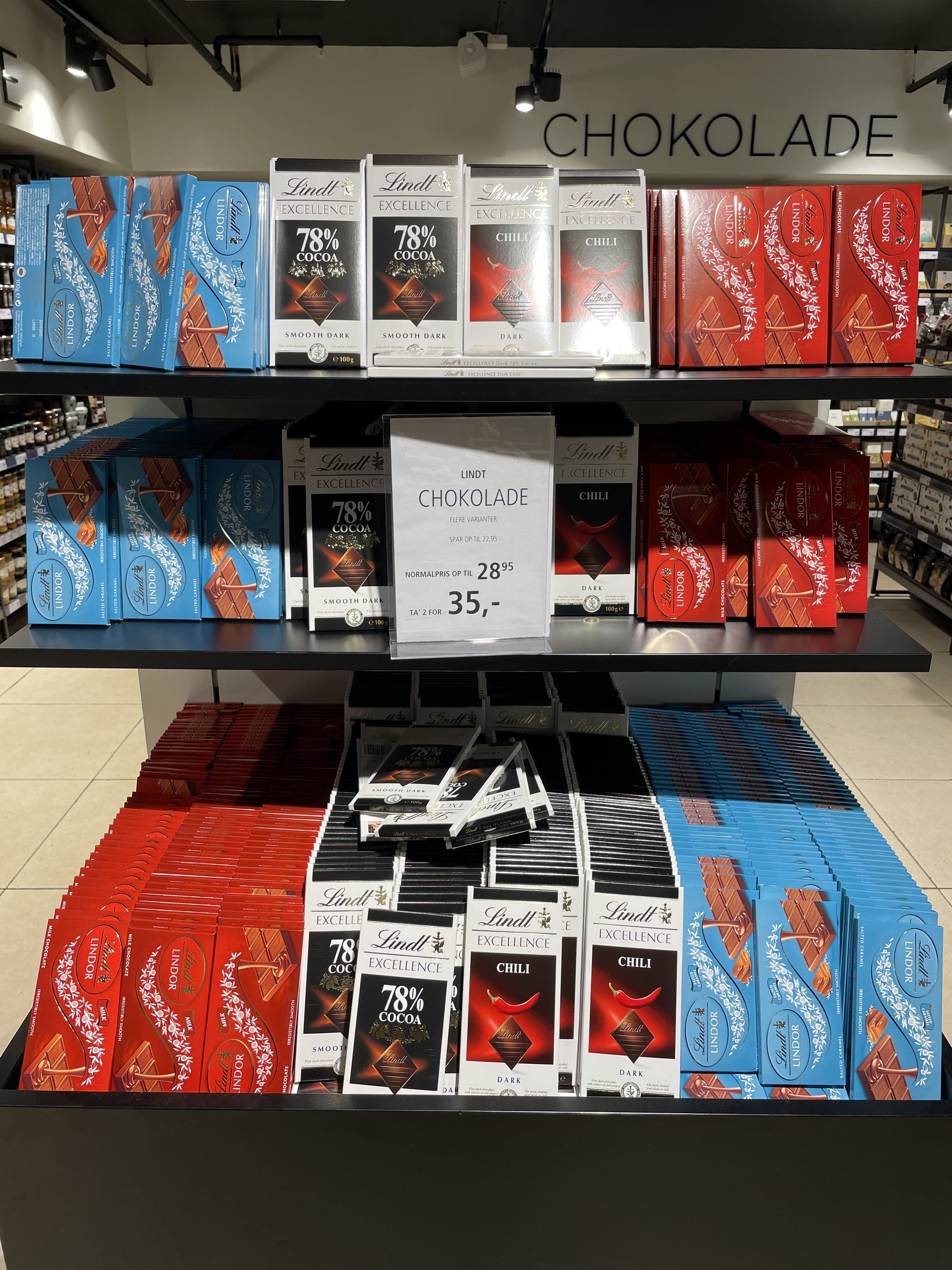 ただ、残念なことにこのブランデー入りチョコは入手がとても難しい・・・。なぜか分からないのですが、特定の国でしか販売していないようで、まず日本では出回っていません(1回だけ、カルディで売られているのを見つけて狂喜したことがあります。すぐになくなってしまいましたが・・・)。欧州でも販売している国は限定的で、僕が訪れた国ではドイツとオーストリアでしか見つけることができませんでした(スイスは行ったことがないから分かりません) 画像4