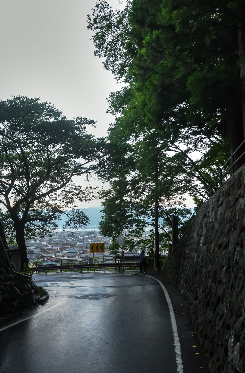 下諏訪に入ったところでザァーっと一雨に遭遇