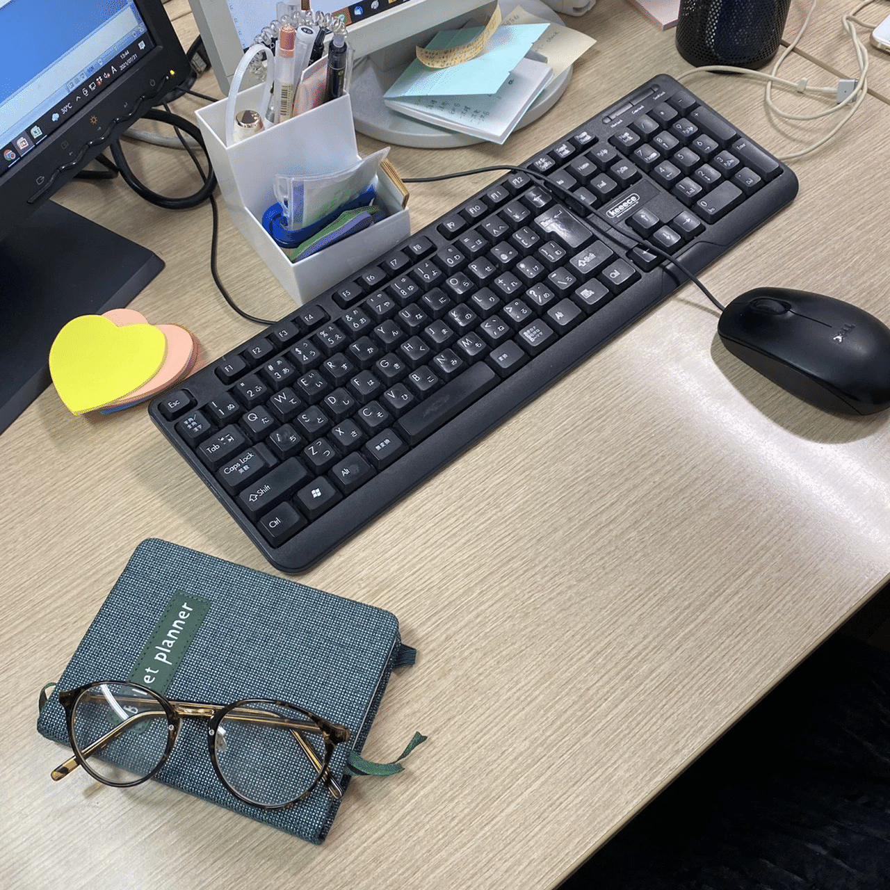 働きやすい環境はジブンでつくる 社員のデスク周りを紹介します 株式会社トリニアス Note