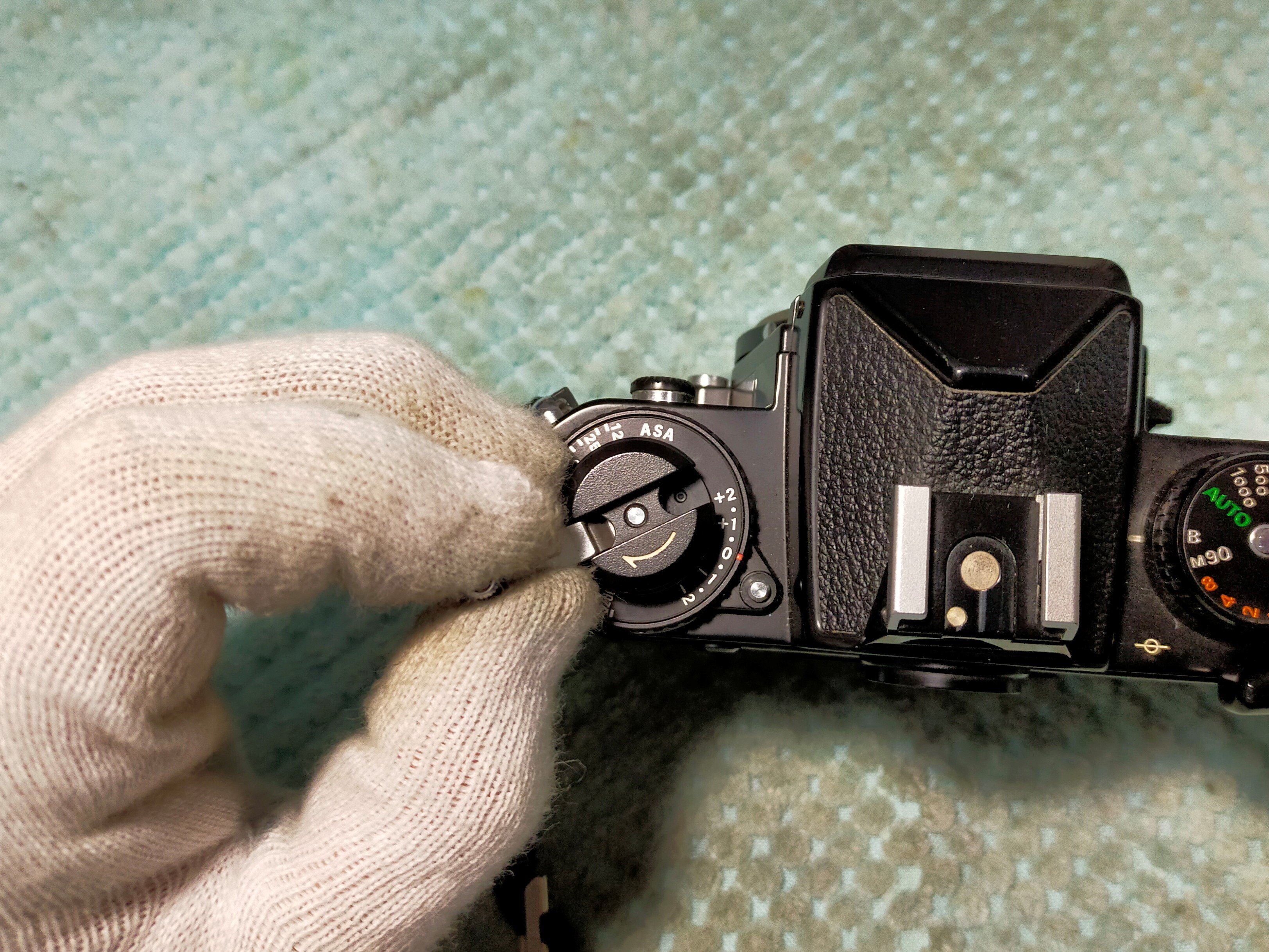 Nikon Feの分解｜フィルムカメラ修理のアクアカメラ