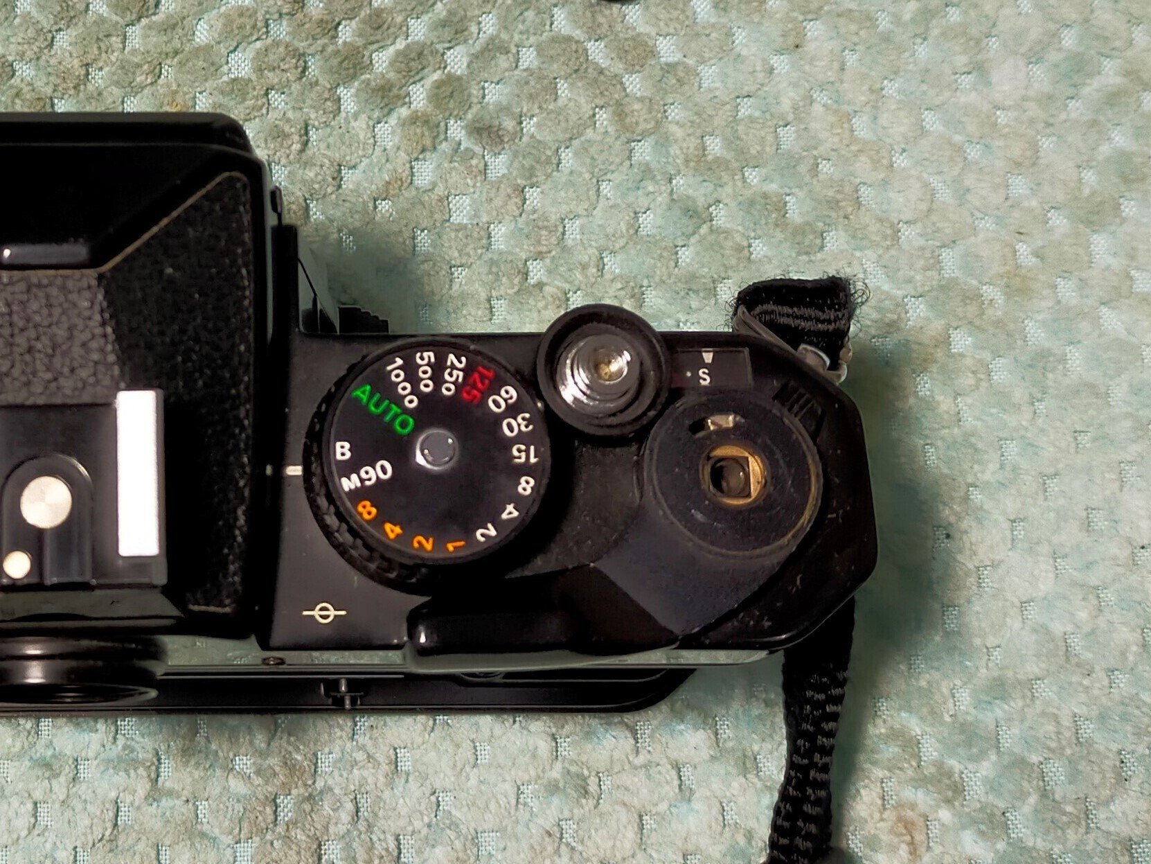 Nikon Feの分解｜フィルムカメラ修理のアクアカメラ