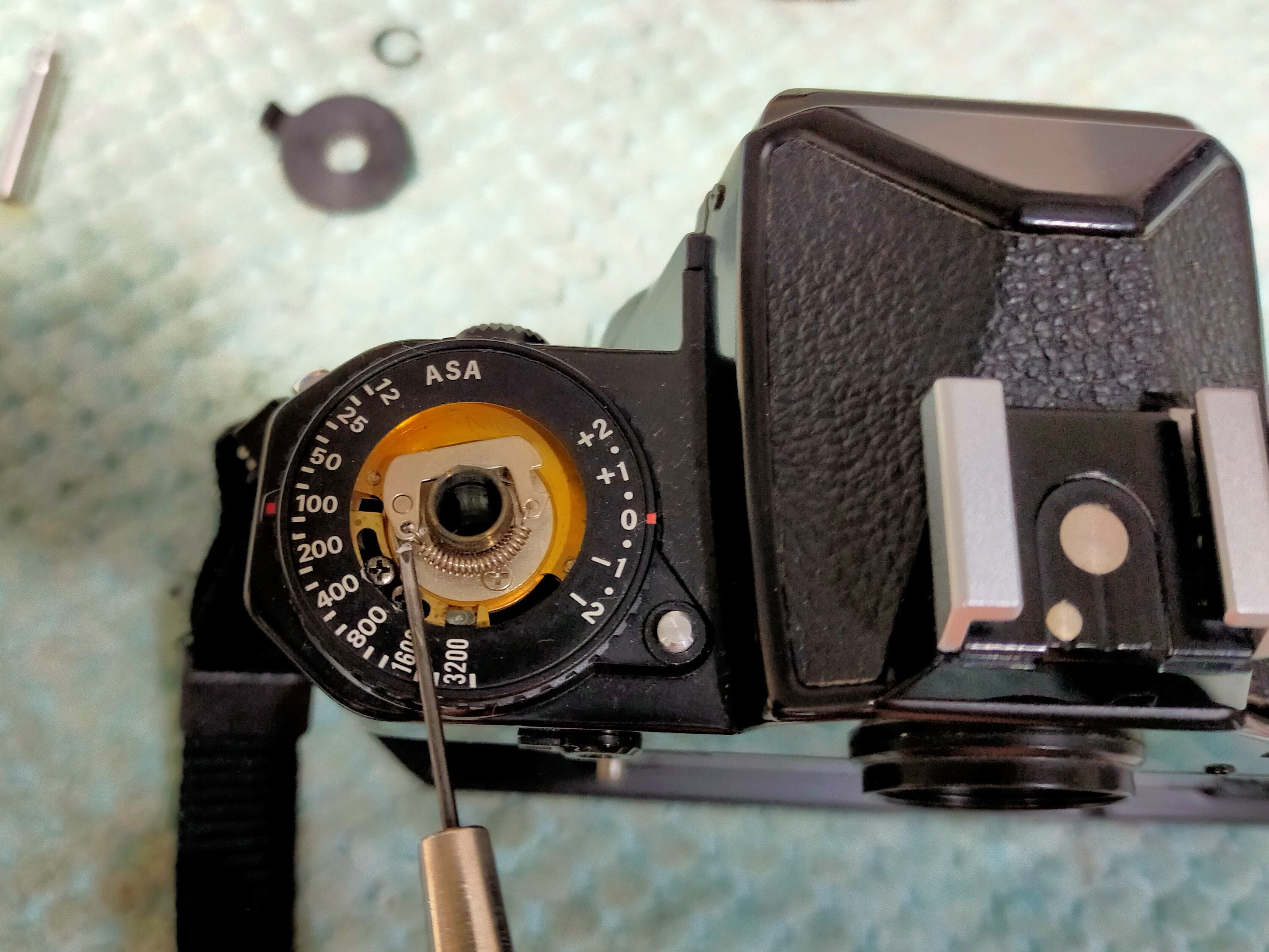 Nikon Feの分解｜フィルムカメラ修理のアクアカメラ