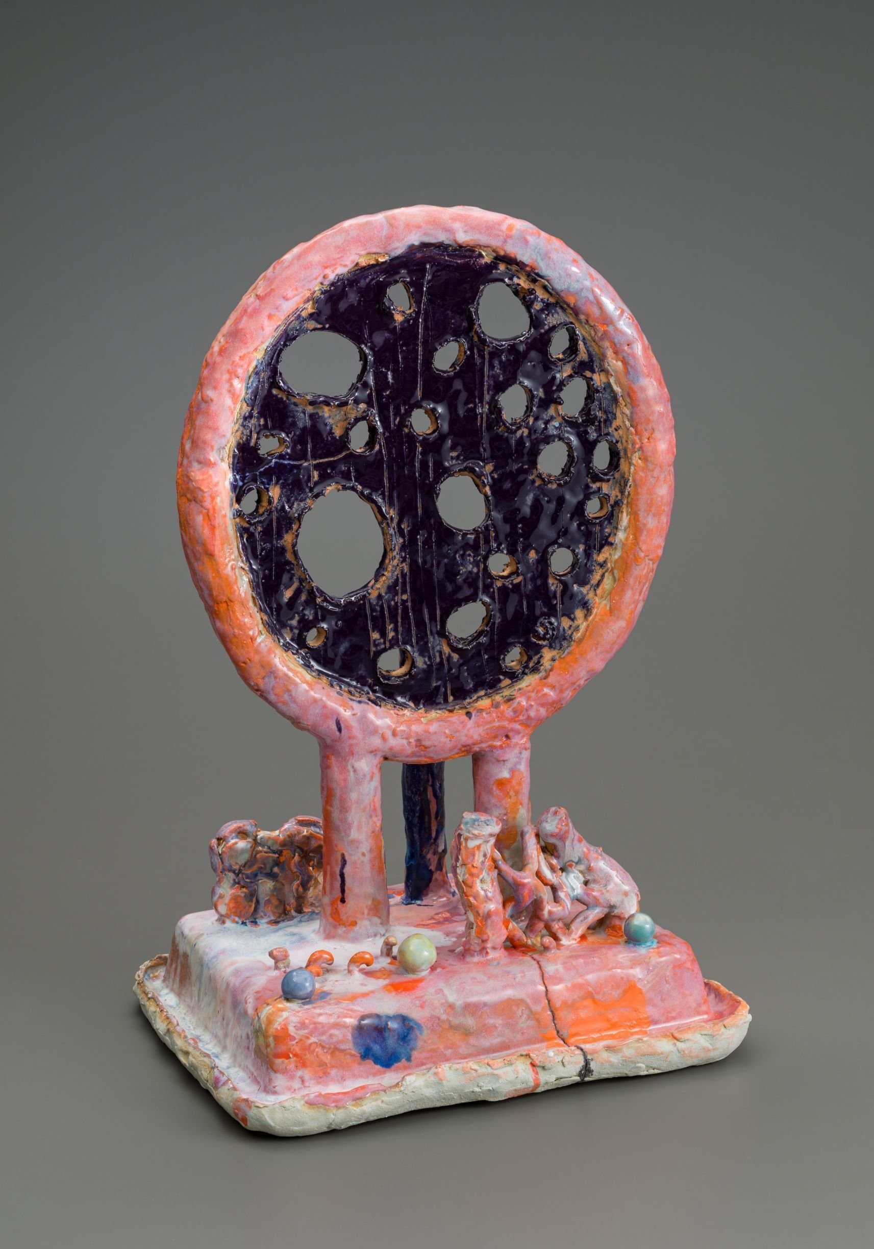 6つの壺とボトルメールが浮かぶ部屋」 梅津庸⼀＋浜名⼀憲 艸居