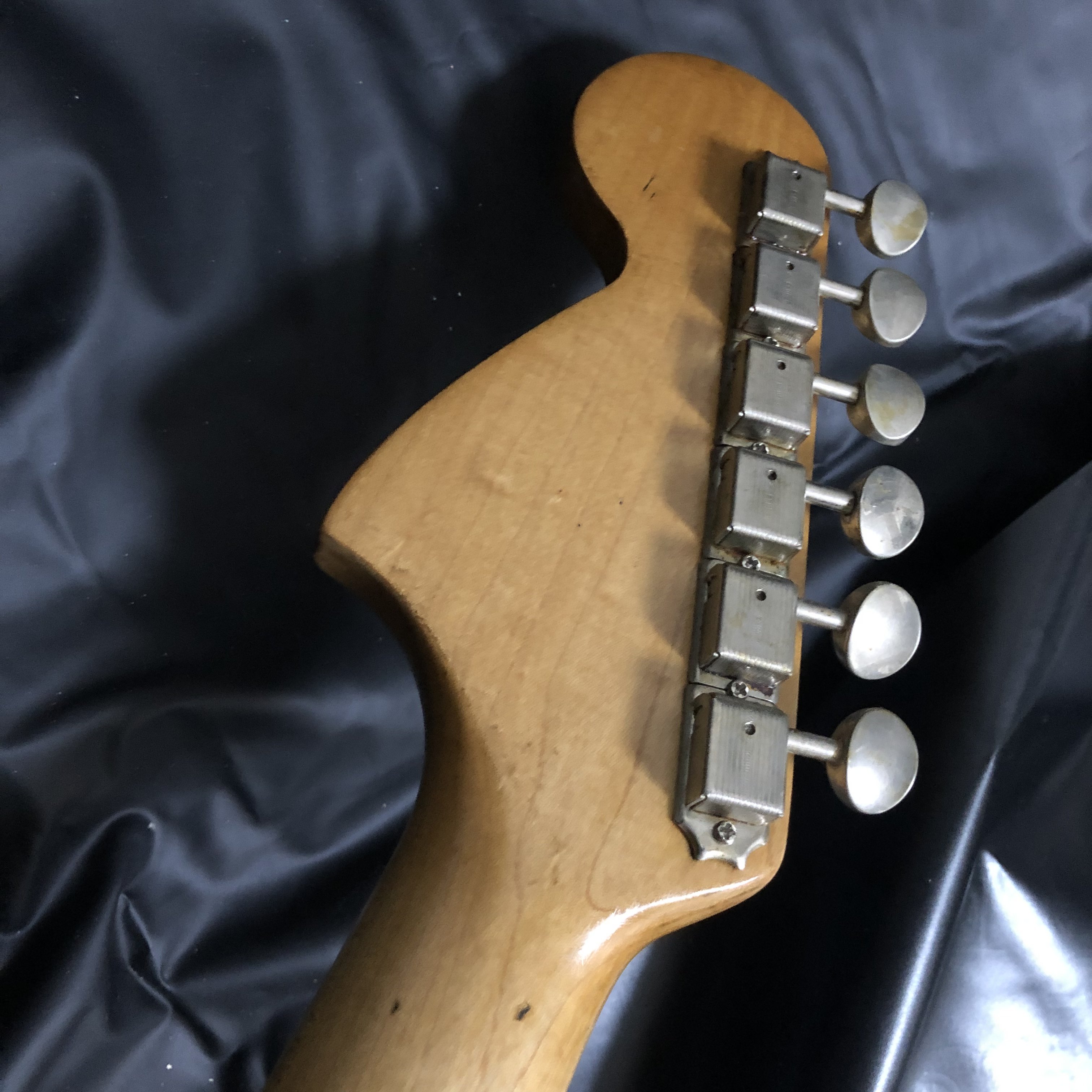 ひっくり返ったスウィンガーと、僕のギター改造の話｜イシバシ