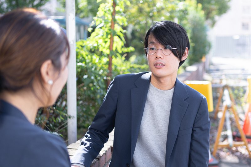 画像:中西さんに向かって話す福田さん