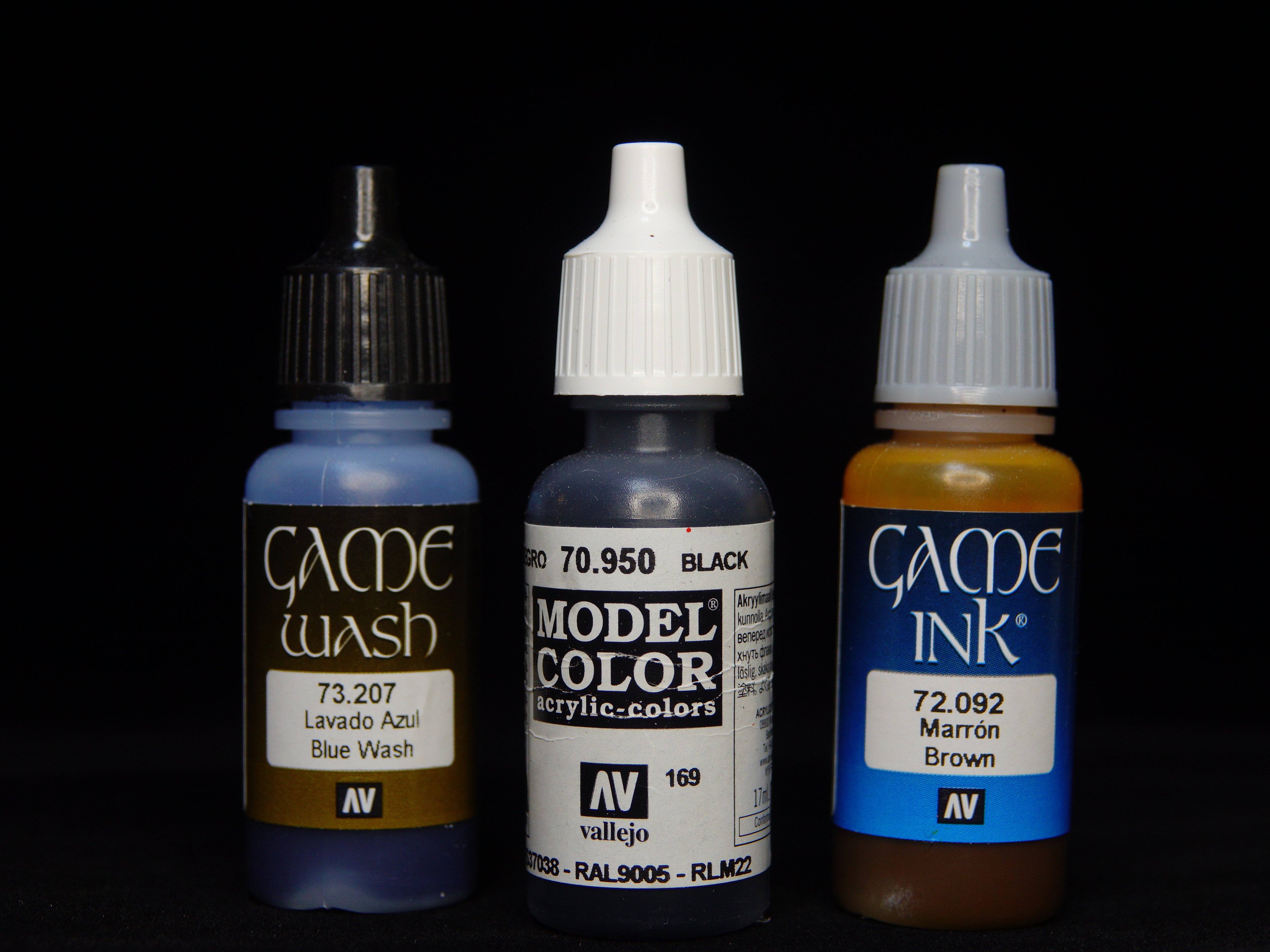 ミニチュアペイント初心者ガイド①【必要なもの～色の塗り分け】｜あおい