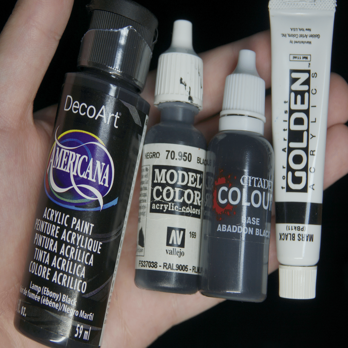 ミニチュアペイント初心者ガイド①【必要なもの～色の塗り分け】｜あおい