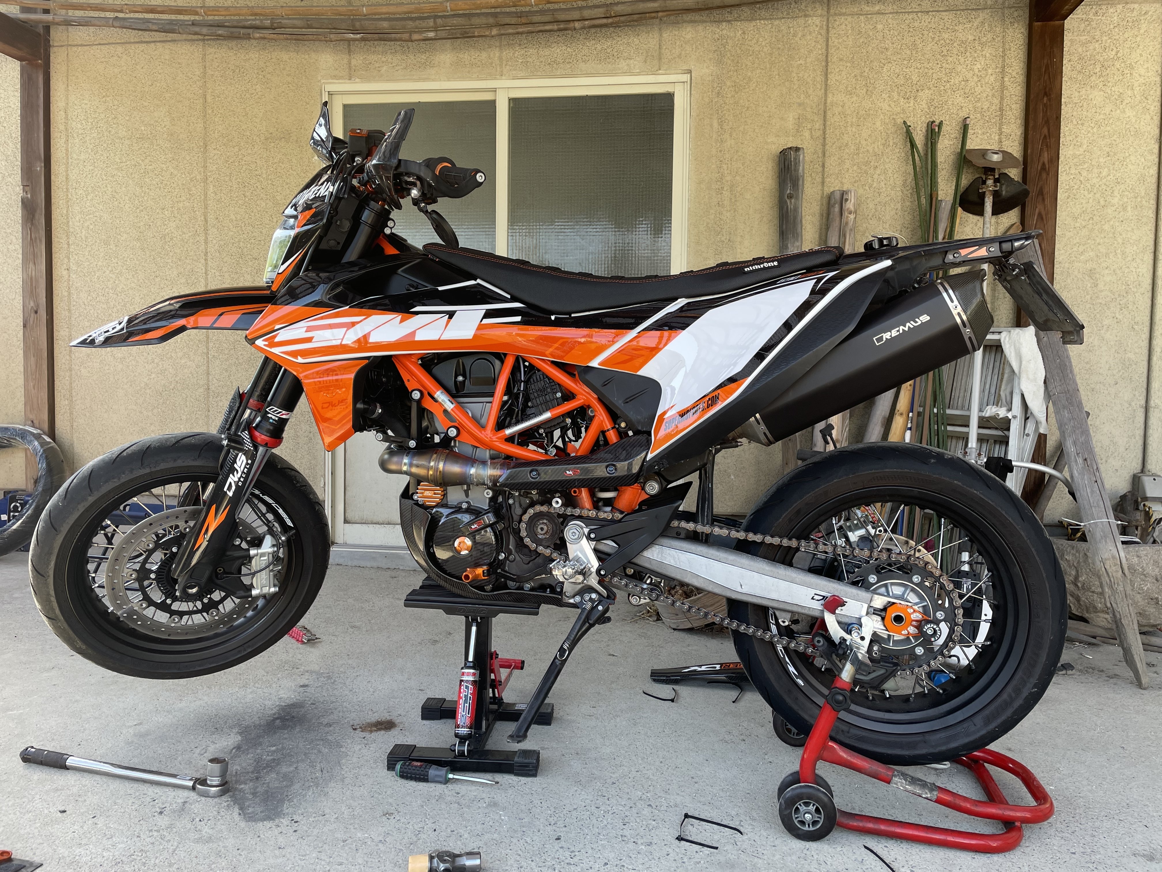 KTM 690SMCR ENDUROR CASE CARRIER サイドキャリア 純正激安 自動車