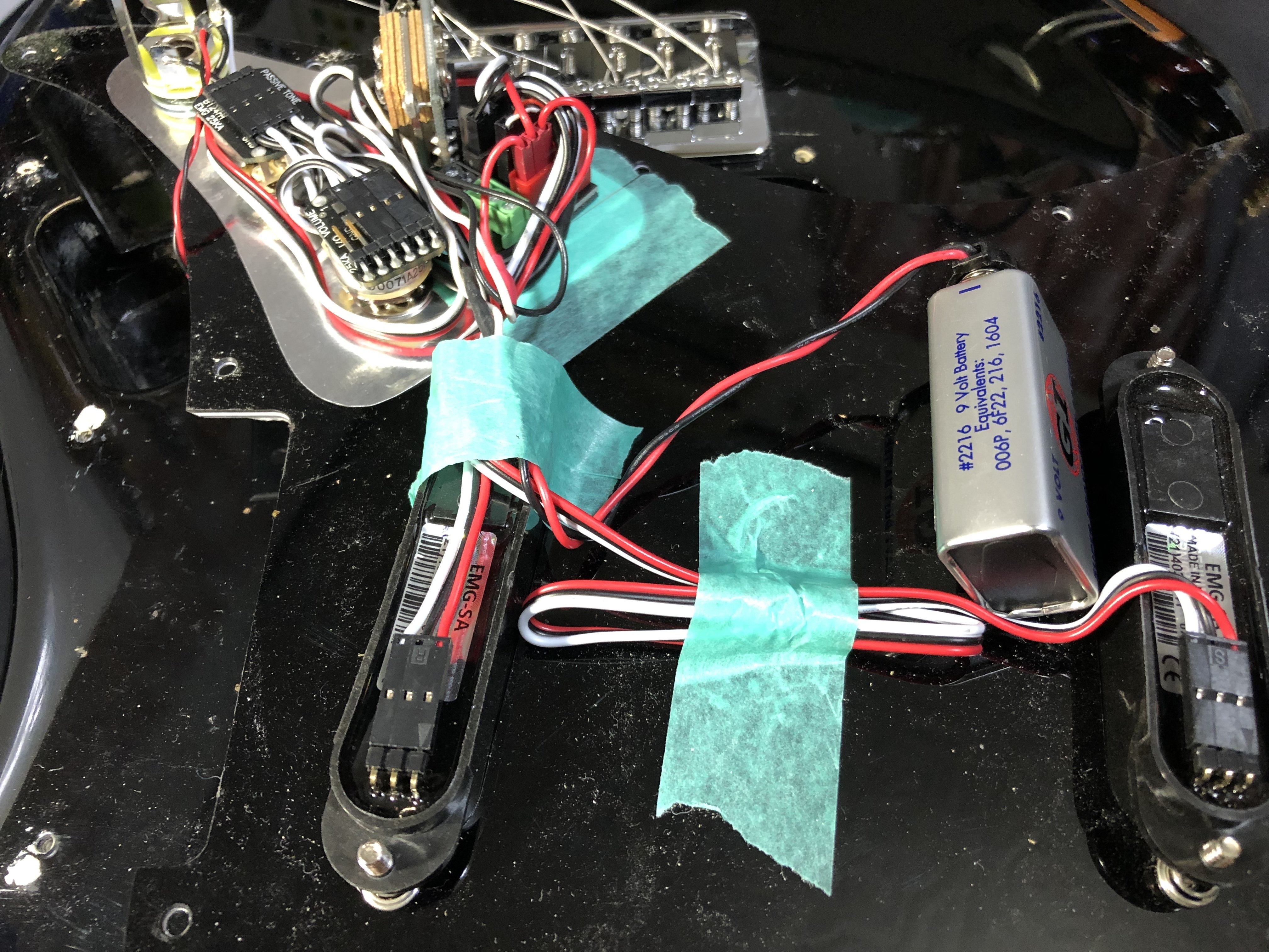 #335布袋座像 Fender LEAD3のZodiac Works SHⅡ-180（シャチ・布袋寅泰モデル）化