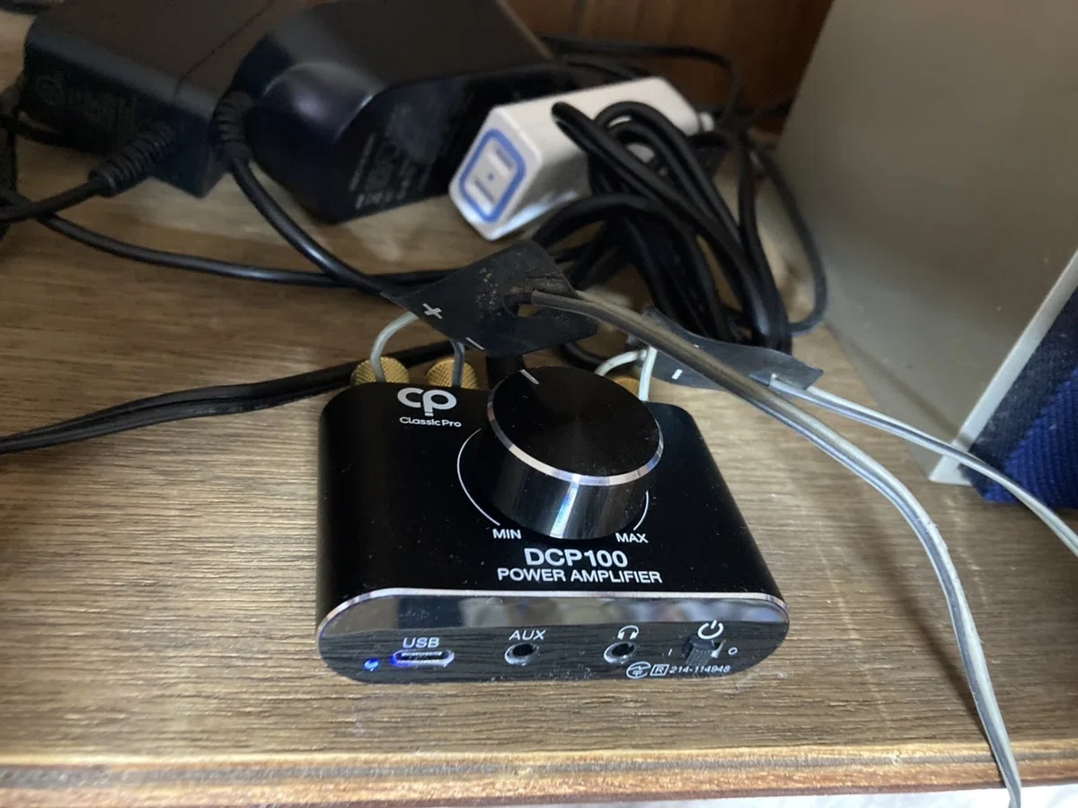 CLASSIC PRO CP-100 パワーアンプ 注意深く