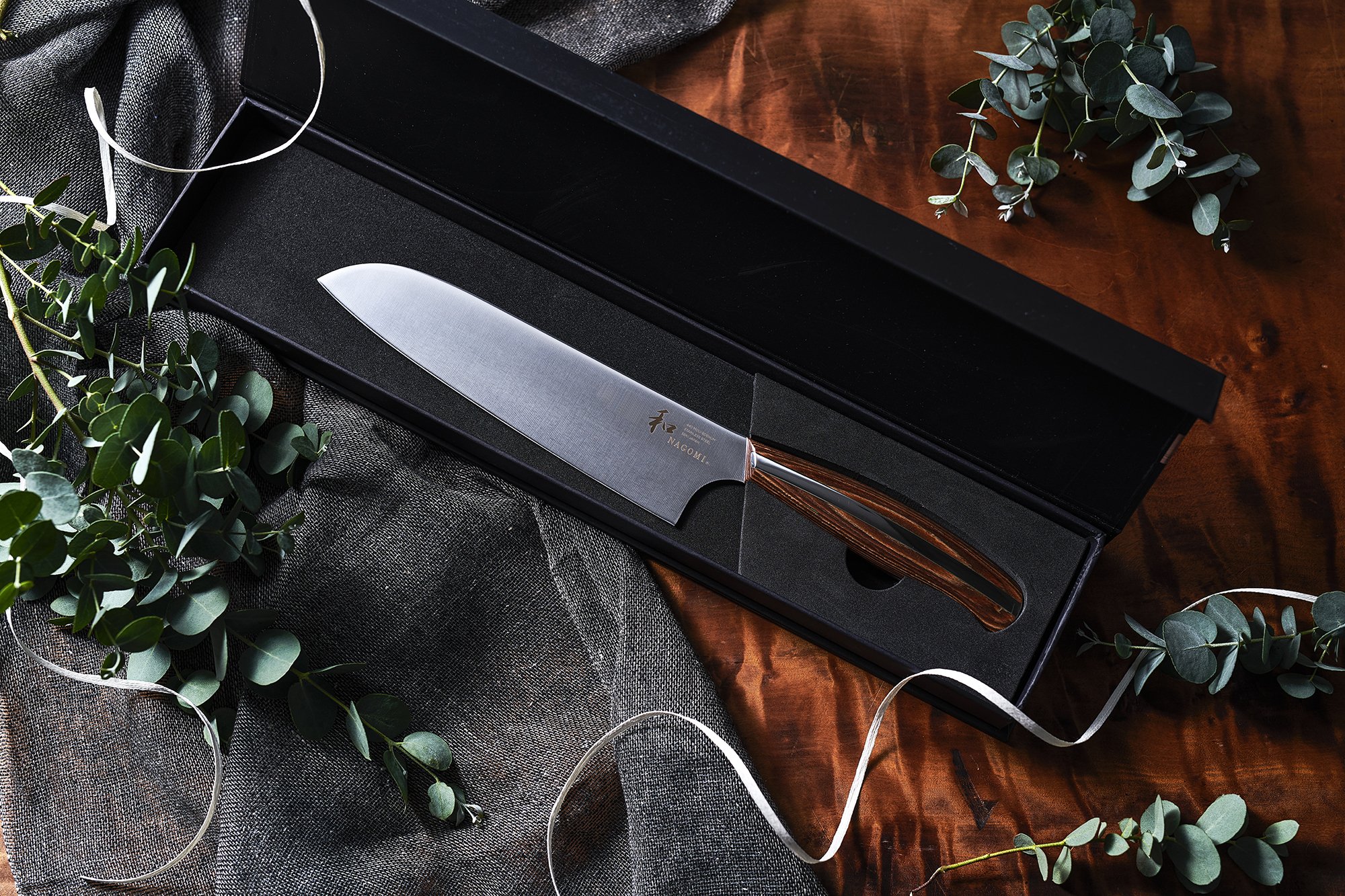 新聞で研ぐ包丁のしなやかさ 俳句と暮らす Vol 05 みたすくらす 東海の地産情報を地元クリエイターがお届け 新聞で研ぐ包丁のしなやかさ 俳句と暮らす Vol 05 みたすくらす 東海の地産情報を地元クリエイターがお届け