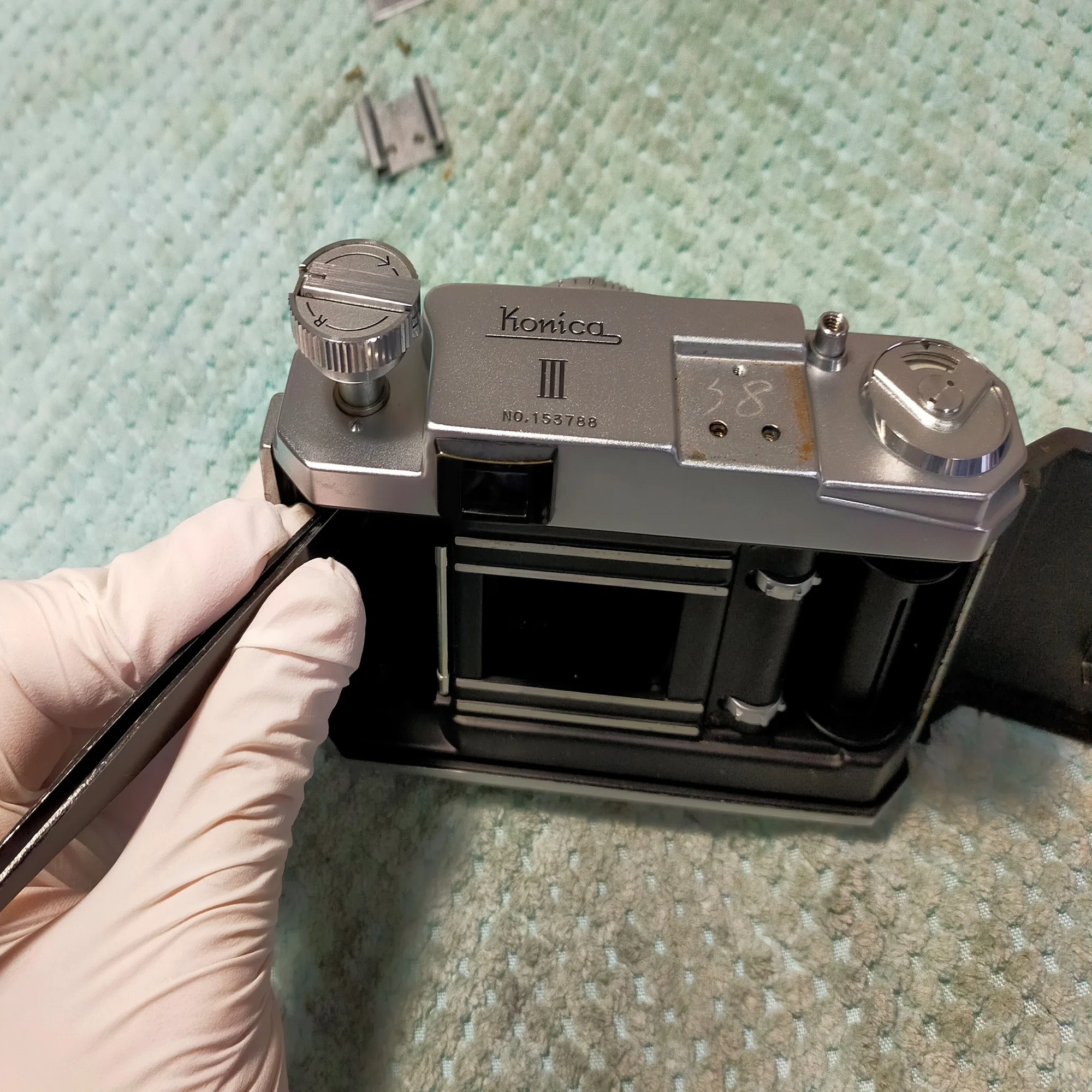 コニカ IIIの分解｜フィルムカメラ修理のアクアカメラ