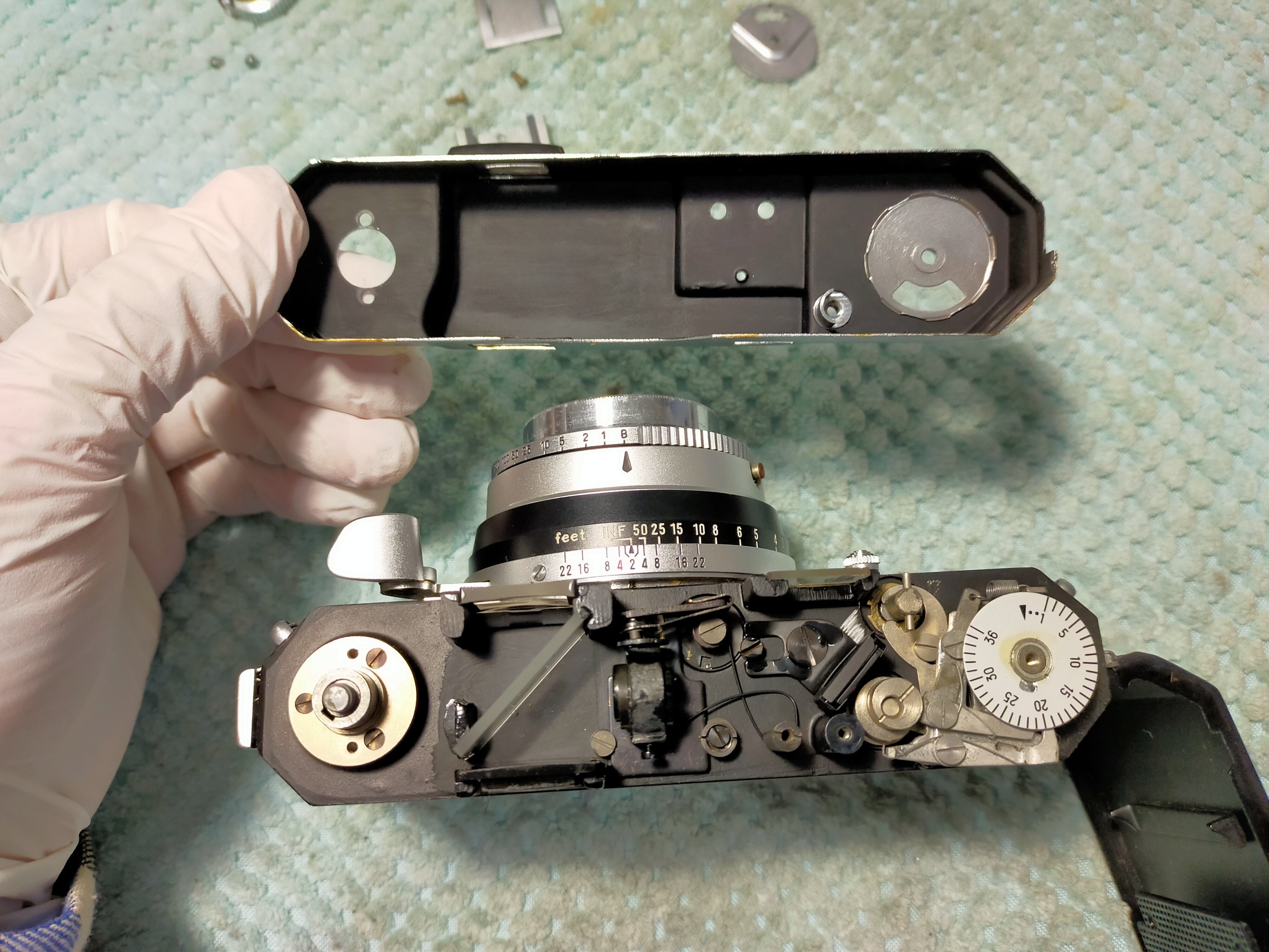 コニカ IIIの分解｜フィルムカメラ修理のアクアカメラ