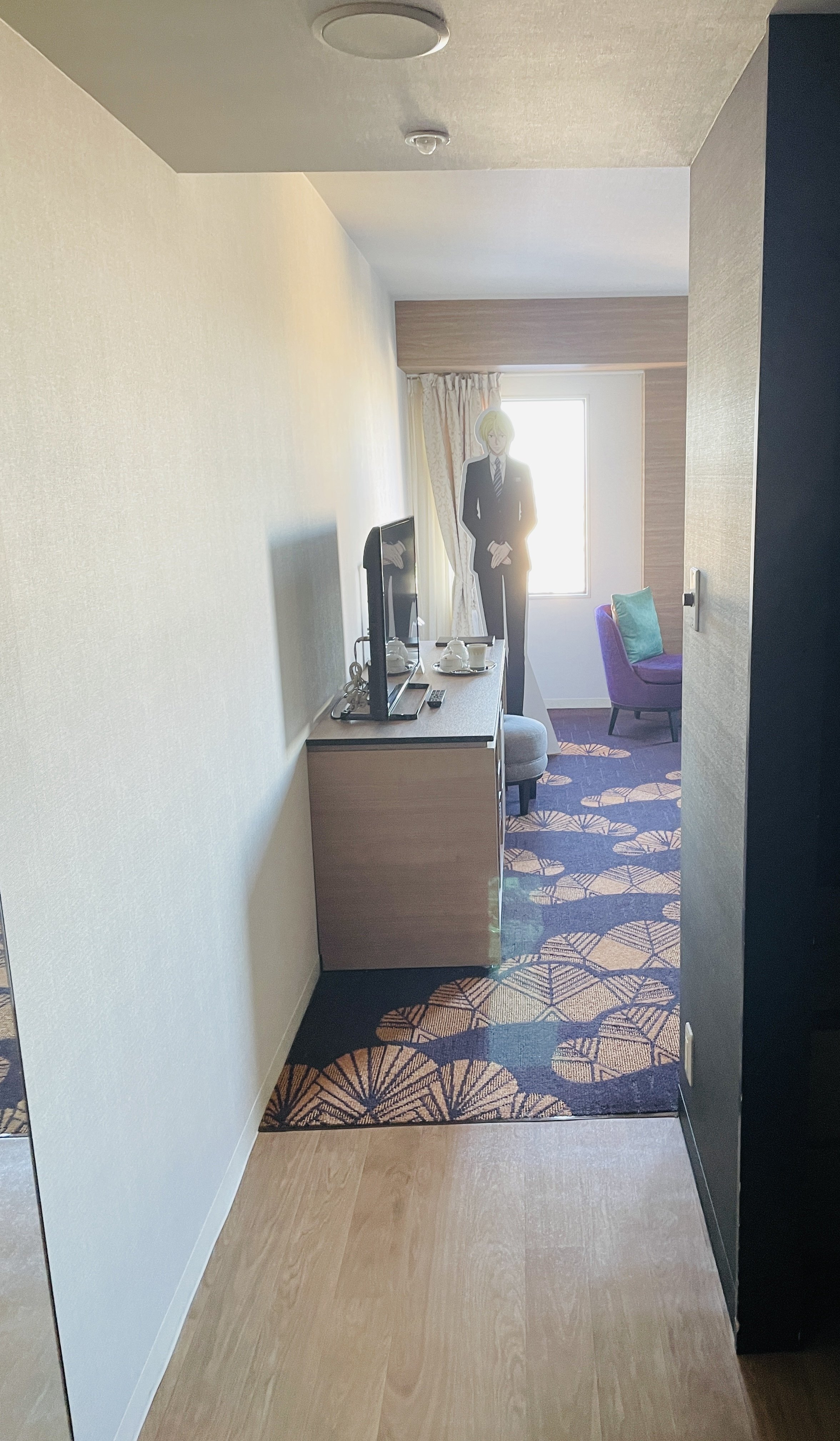 憂国のモリアーティ×サンシャインシティ プリンスホテル　ウィリアムスマホスタンド 憂国のモリアーティ プリンスホテル 特典 アクスタ クリア