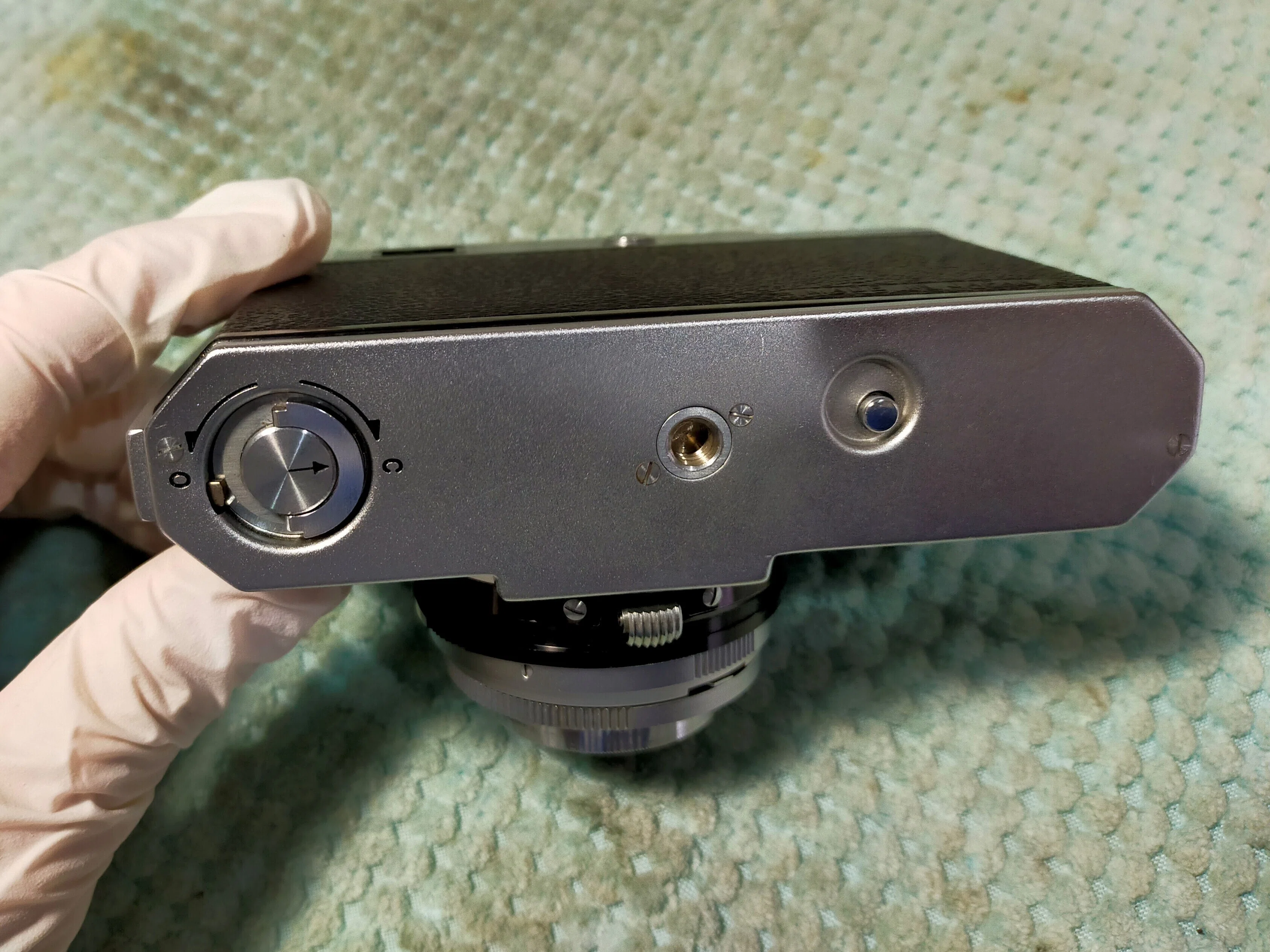 コニカ iiiAの分解｜フィルムカメラ修理のアクアカメラ
