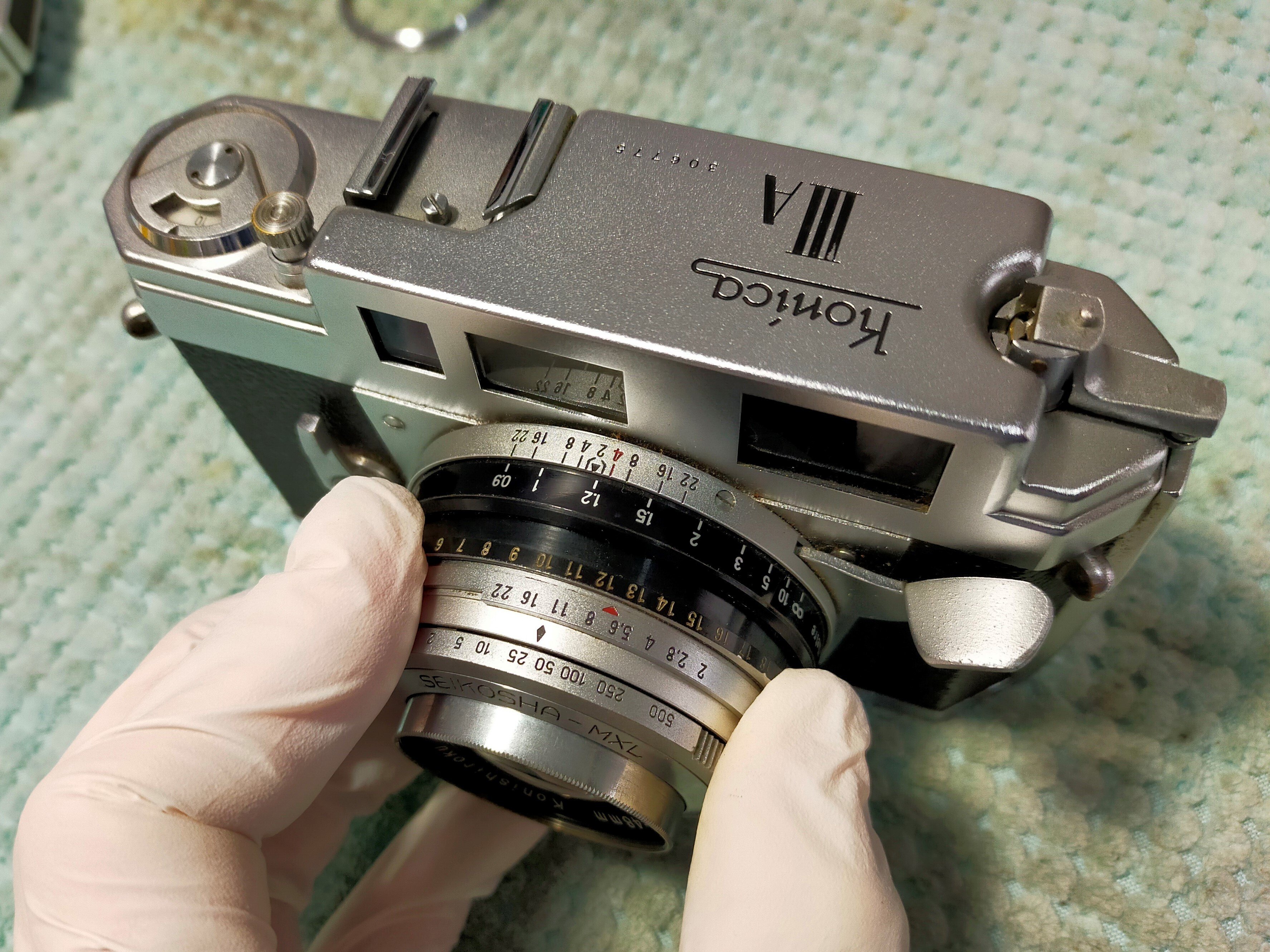 コニカ iiiAの分解｜フィルムカメラ修理のアクアカメラ