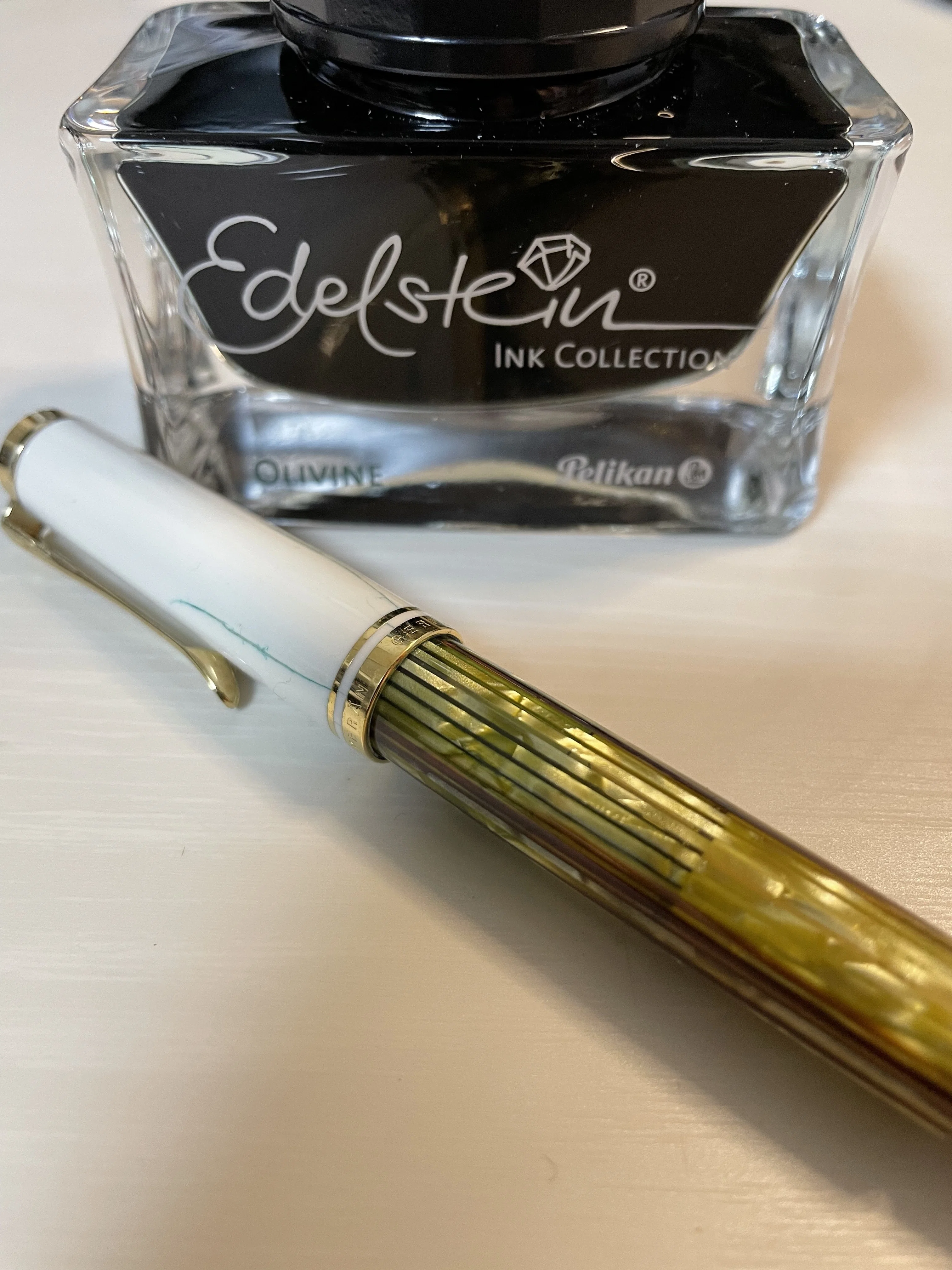 ペリカンスーべレーン m400とEdelstein オニキスインク Pelikan