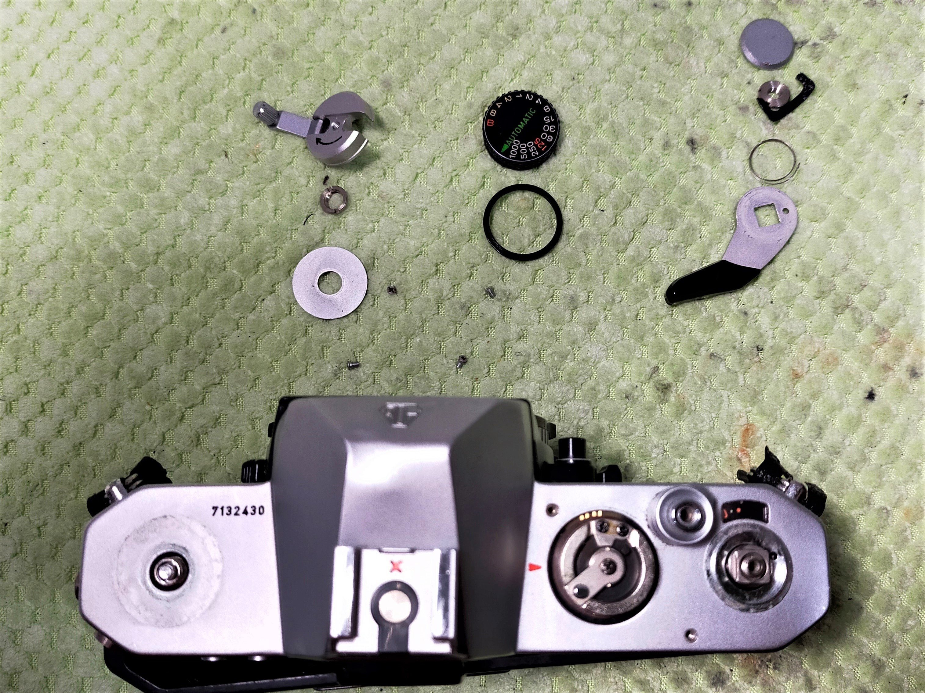 Pentax K2の分解｜フィルムカメラ修理のアクアカメラ