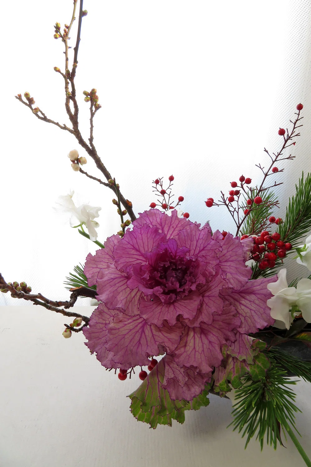 梅と葉ボタンと 残ったお花は花瓶に 花と日々 Yas Note 梅と葉ボタンと 残ったお花は花瓶に 花と日々 Yas Note