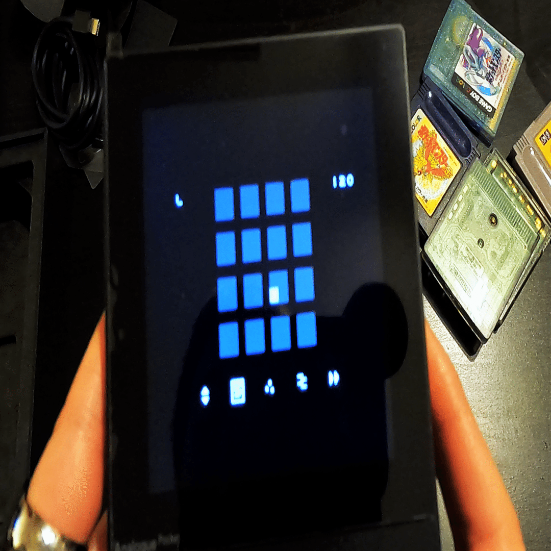 Analogue Pocketで早速遊んでみた！【到着開封＆レビュー！】｜Yuri Urano