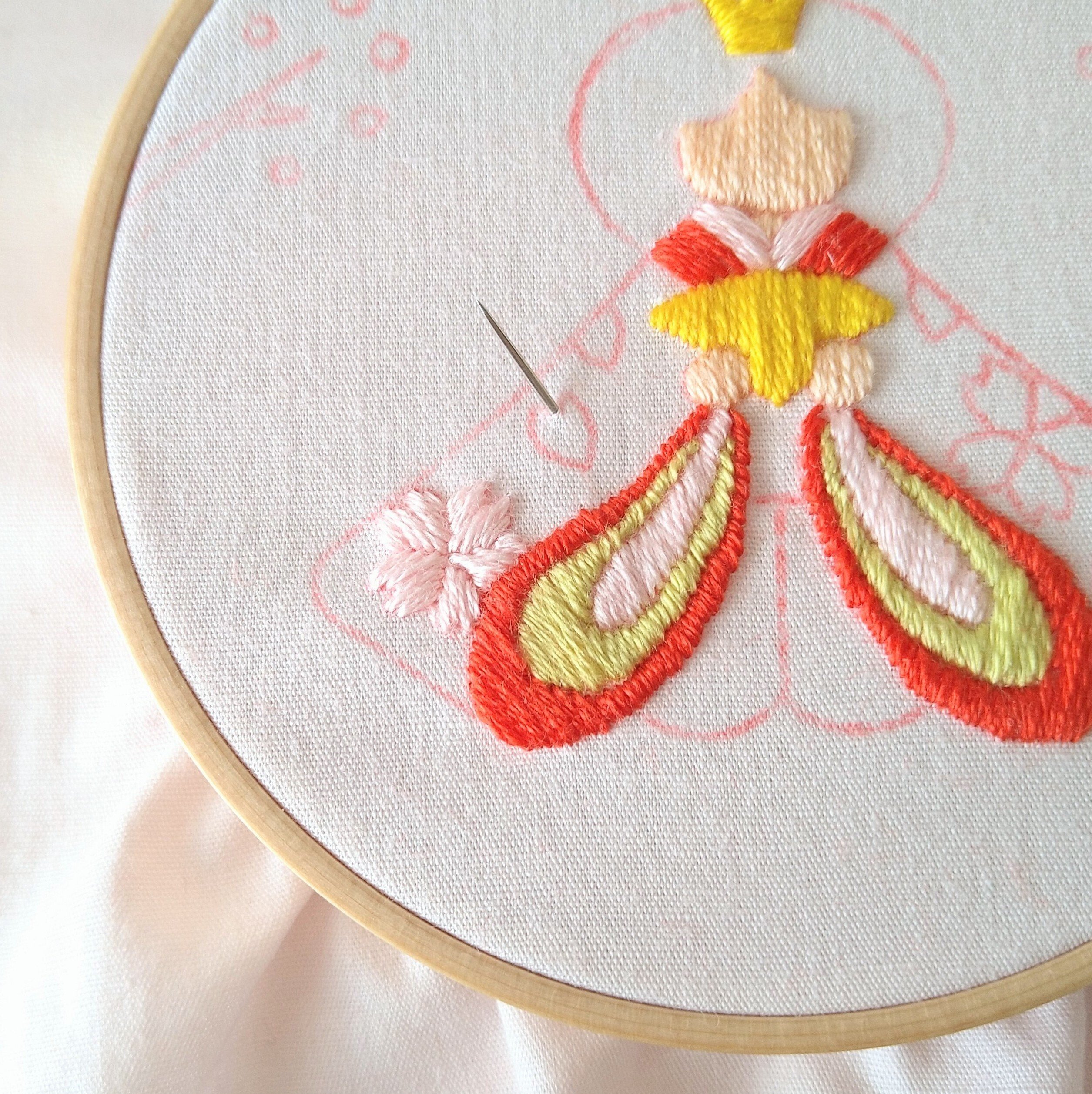 ○さくらの着物おすすめです○新品おひなさま○ さくら刺繍飾り