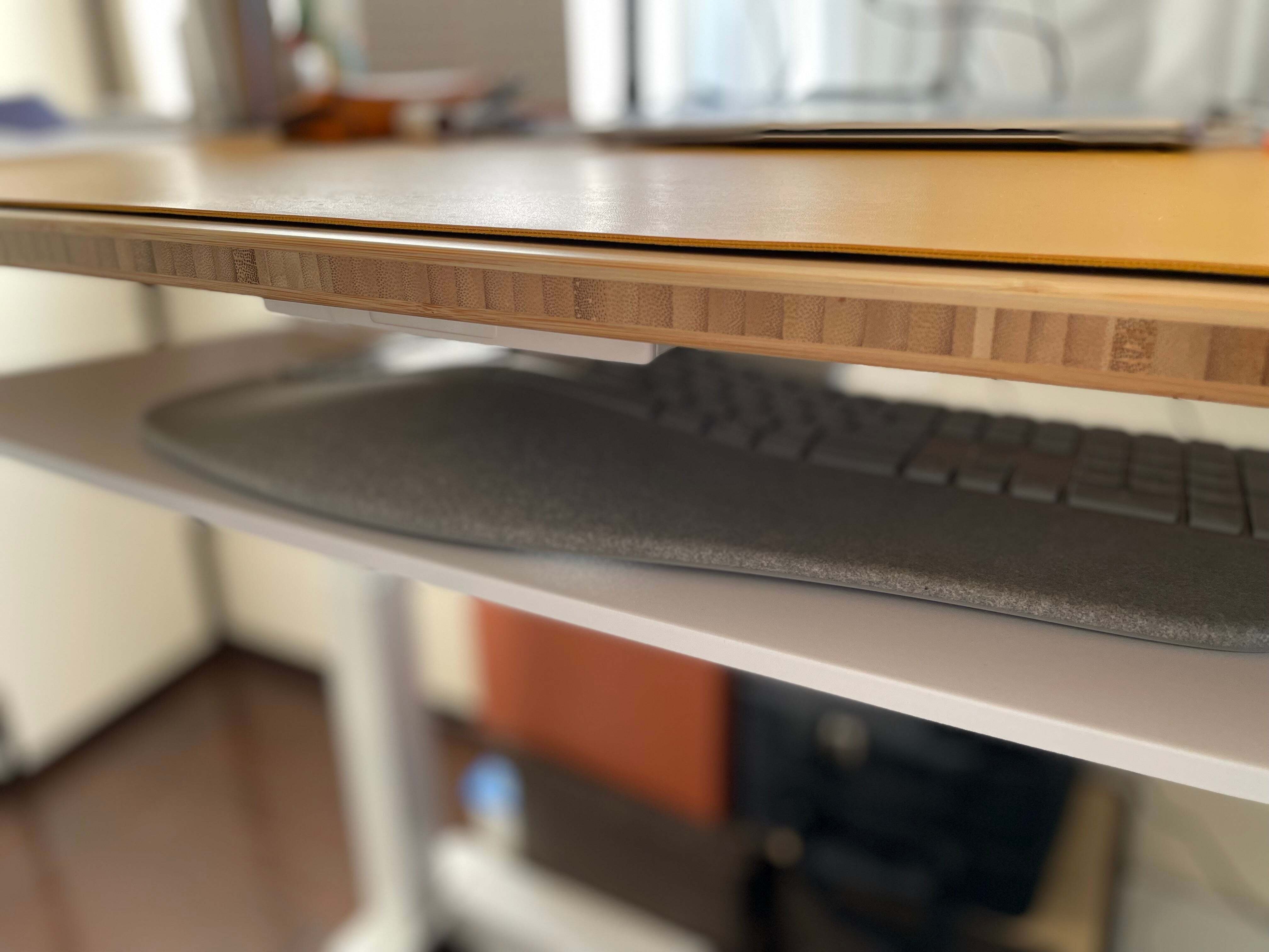 スタンディングデスク(天板は付属しません) Amazon | GIBBON MOUNTS 電動 昇降デスク 幅88cm×奥行き50cm 一
