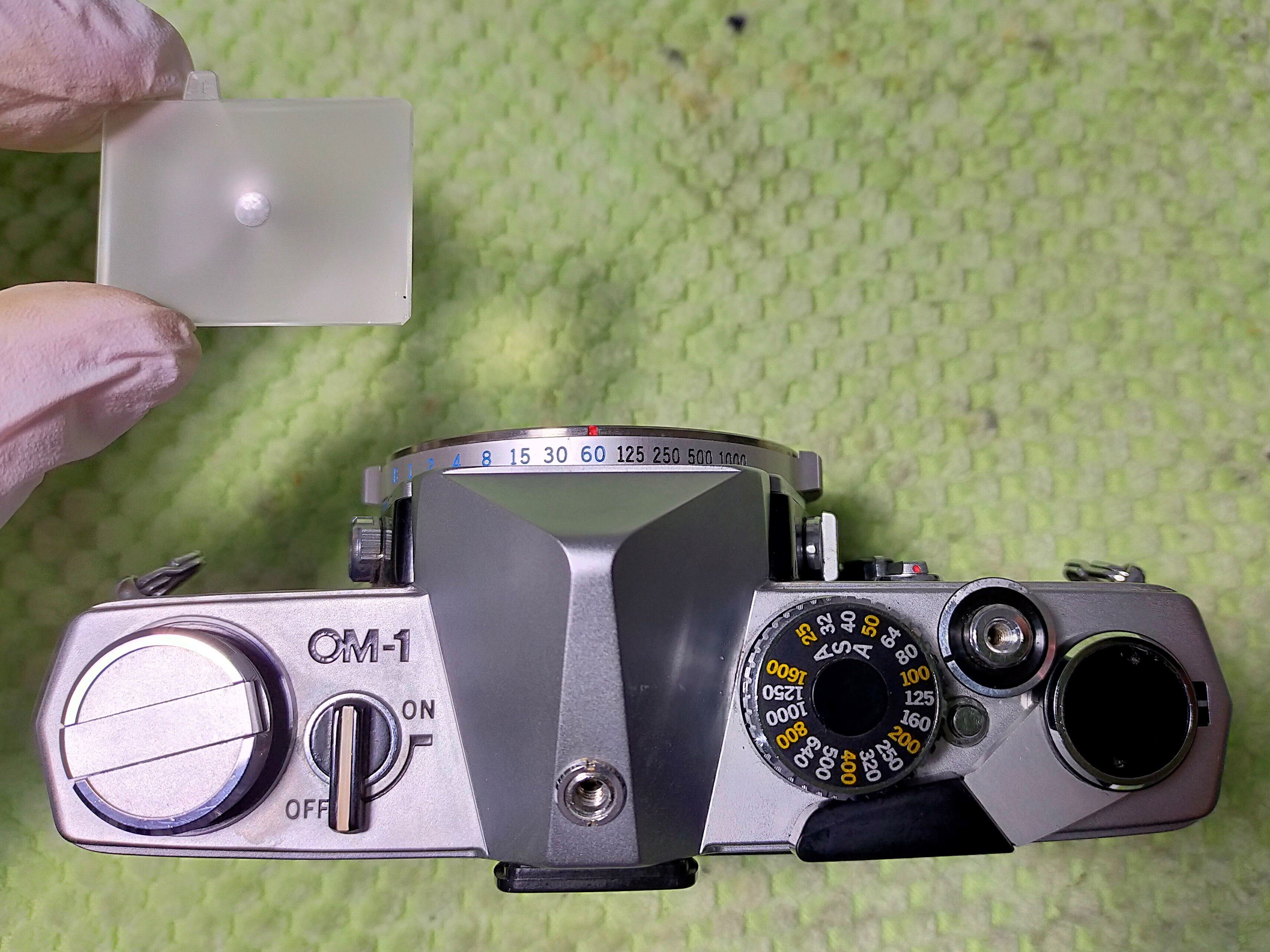 Olympus OM-1の分解|フィルムカメラ修理のアクアカメラ Olympus OM-1の分解|フィルムカメラ修理のアクアカメラ