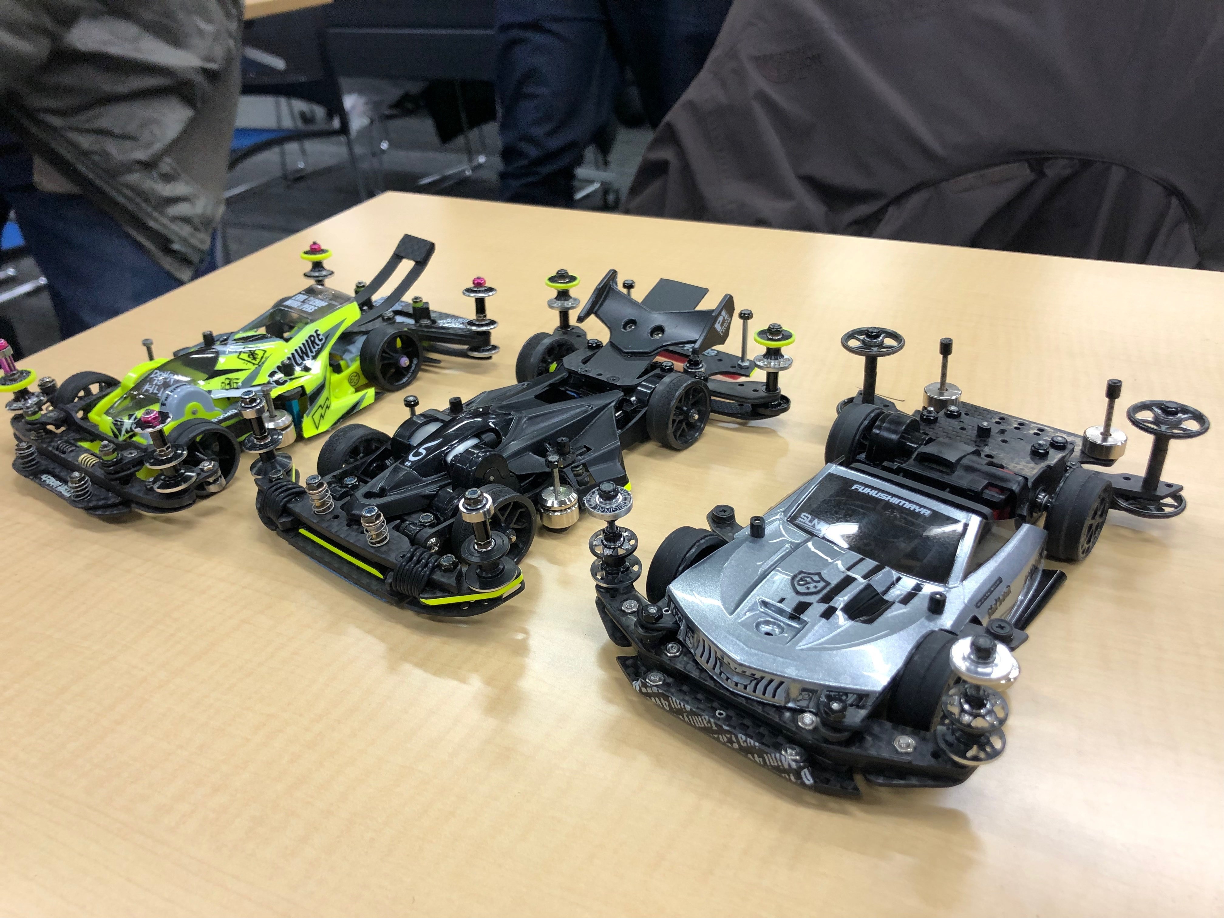 激レア❗美品❗未開封❗レーシングチャンピオン　ローマンエクリプス ミニチャンプス 1/18 ビザ キャッシュアップ RB F1チーム VCARB