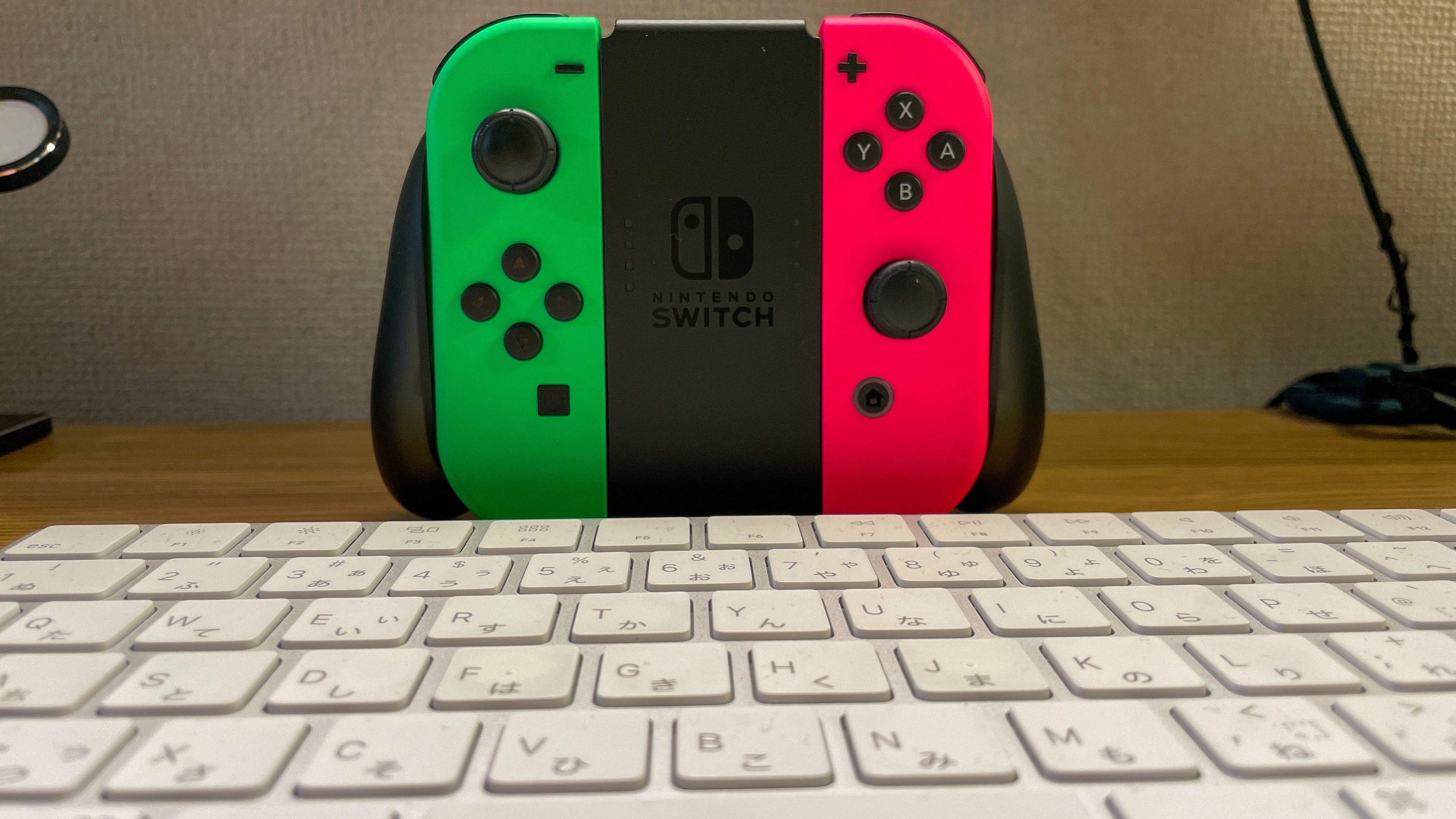 インテリアとして好き】Joy-Con (L) ネオングリーン/ (R) ネオン インテリアとして好き】Joy-Con (L) ネオングリーン/ (R) ネオン