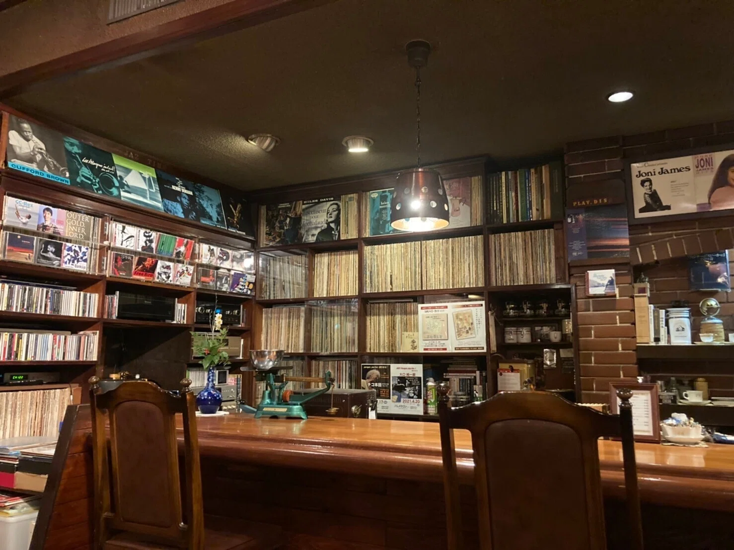 週に2時間だけの爆音 幻のスピーカーを聴ける喫茶店・パラゴン