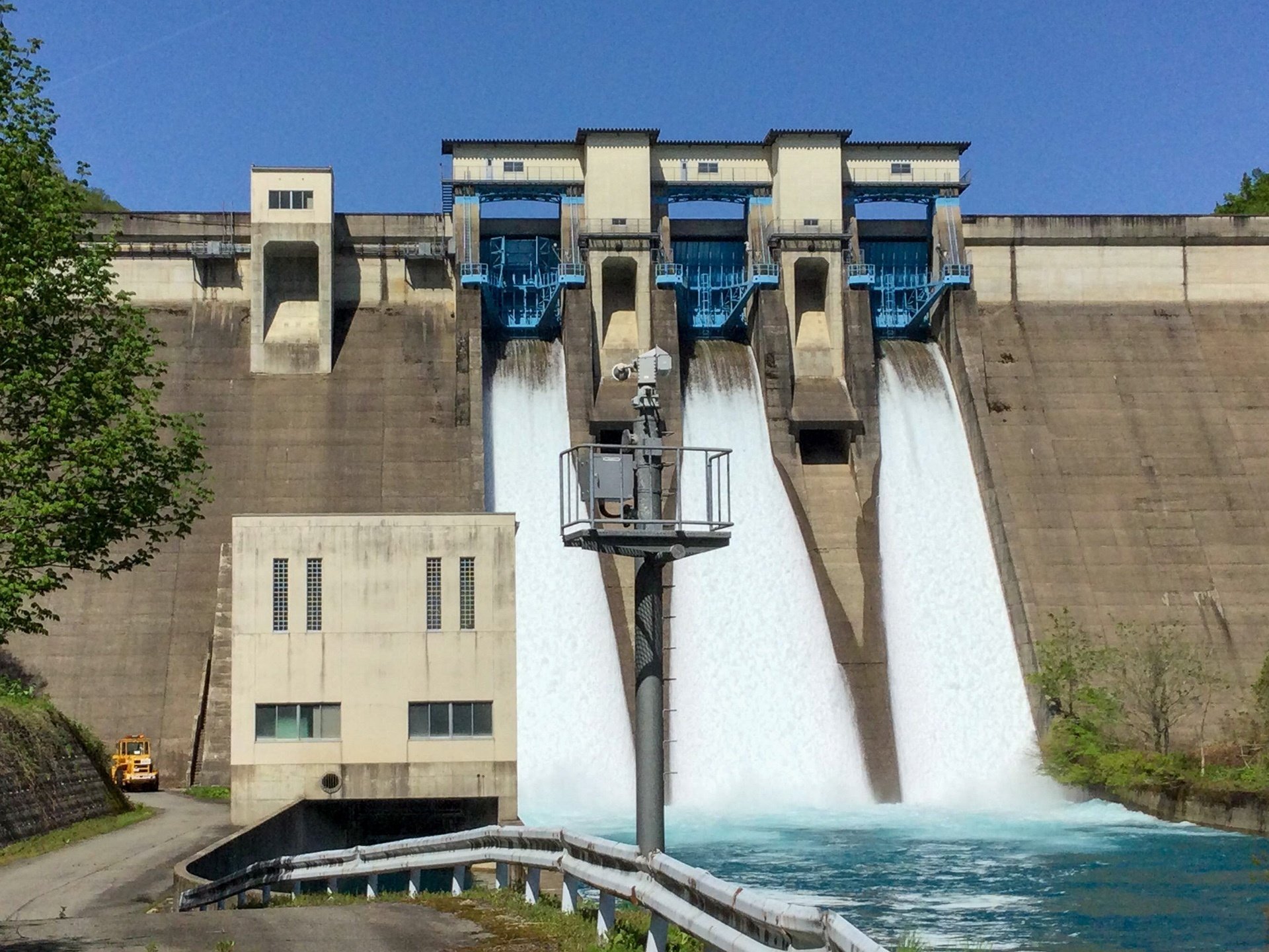 偏愛土木写真0015 まるで宝石のような水を湛える鎧畑ダム 土木学会web情報誌 From Doboku 土木への偏った愛 偏愛土木写真0015 まるで宝石のような水を湛える鎧畑ダム 土木学会web情報誌 From Doboku 土木への偏った愛