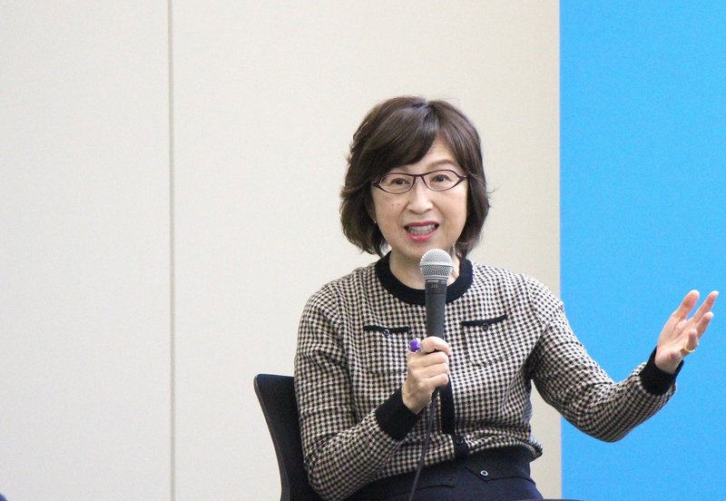 経団連副会長で株式会社ディー・エヌ・エー代表取締役会長の南場智子さんが話している様子