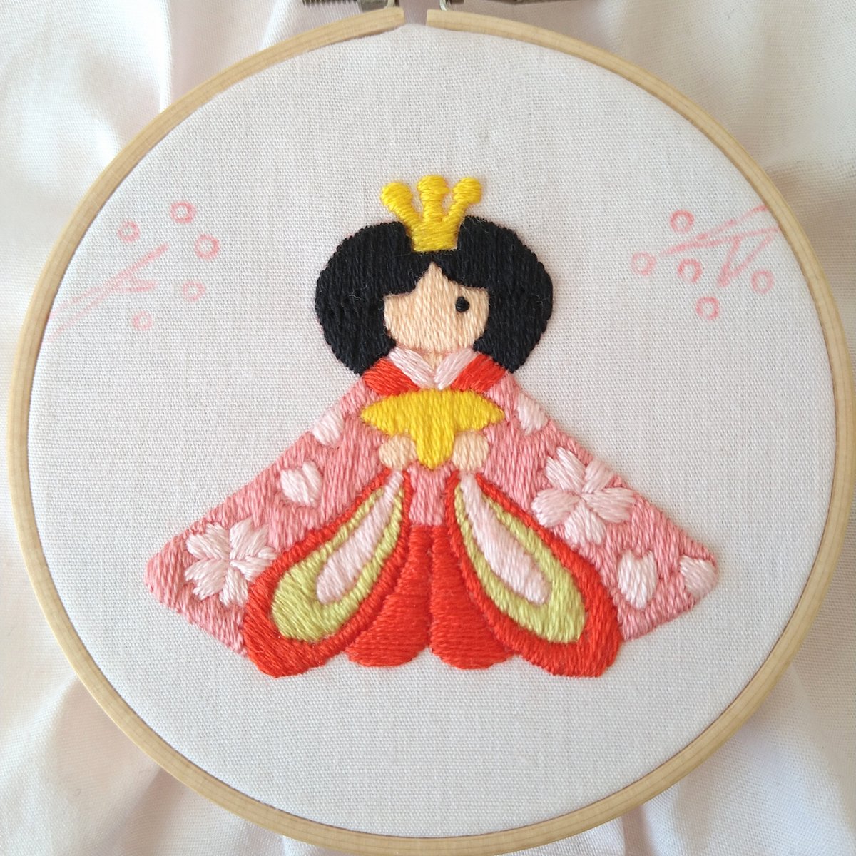 ひなまつりの刺繍枠キットを作ろう🌸 ステップ20 〜お雛様の目の刺繍  