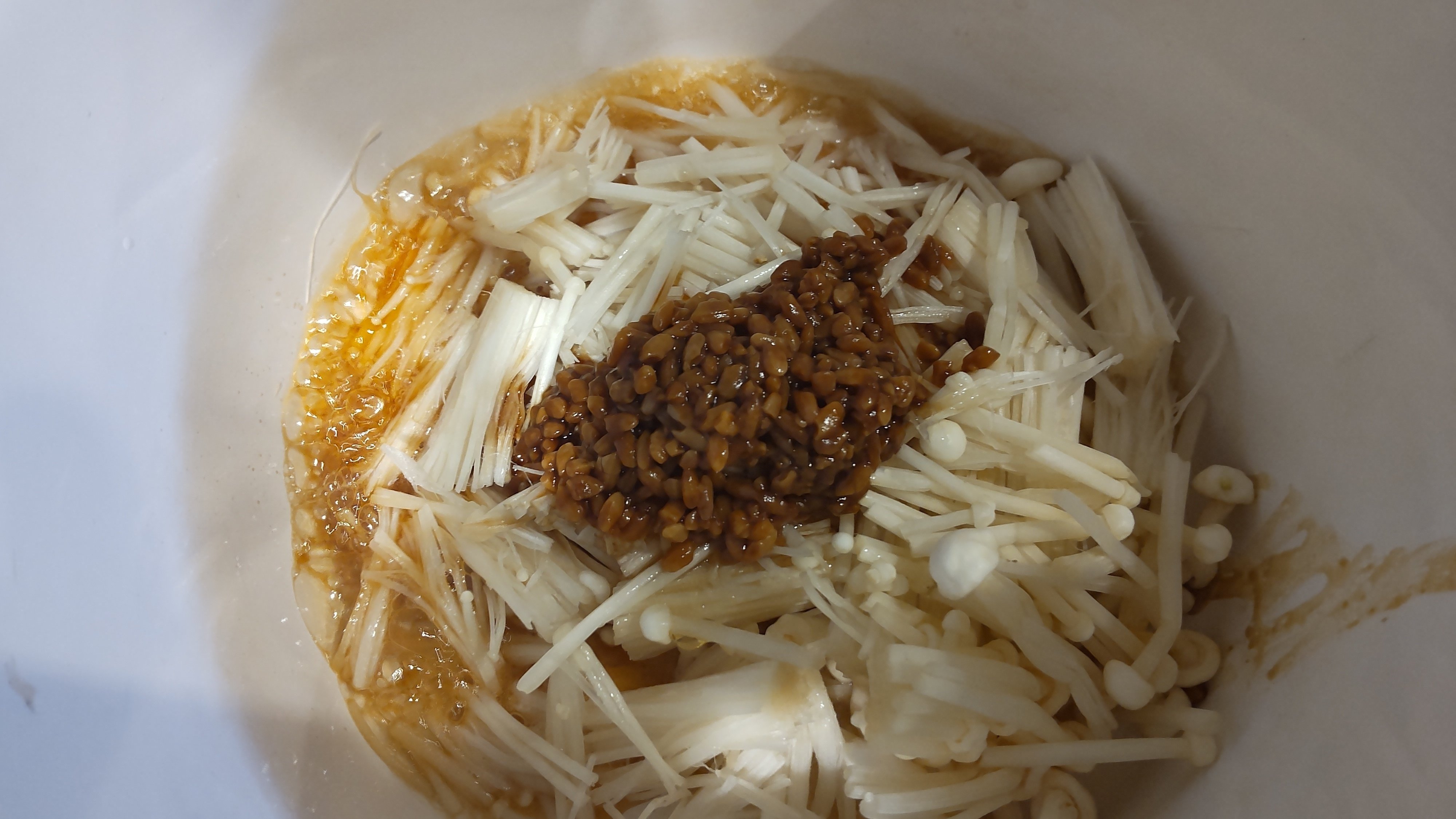 立山連峰の雪解け水で育まれた雷鳥えのきでなめ茸を｜吉田ハル