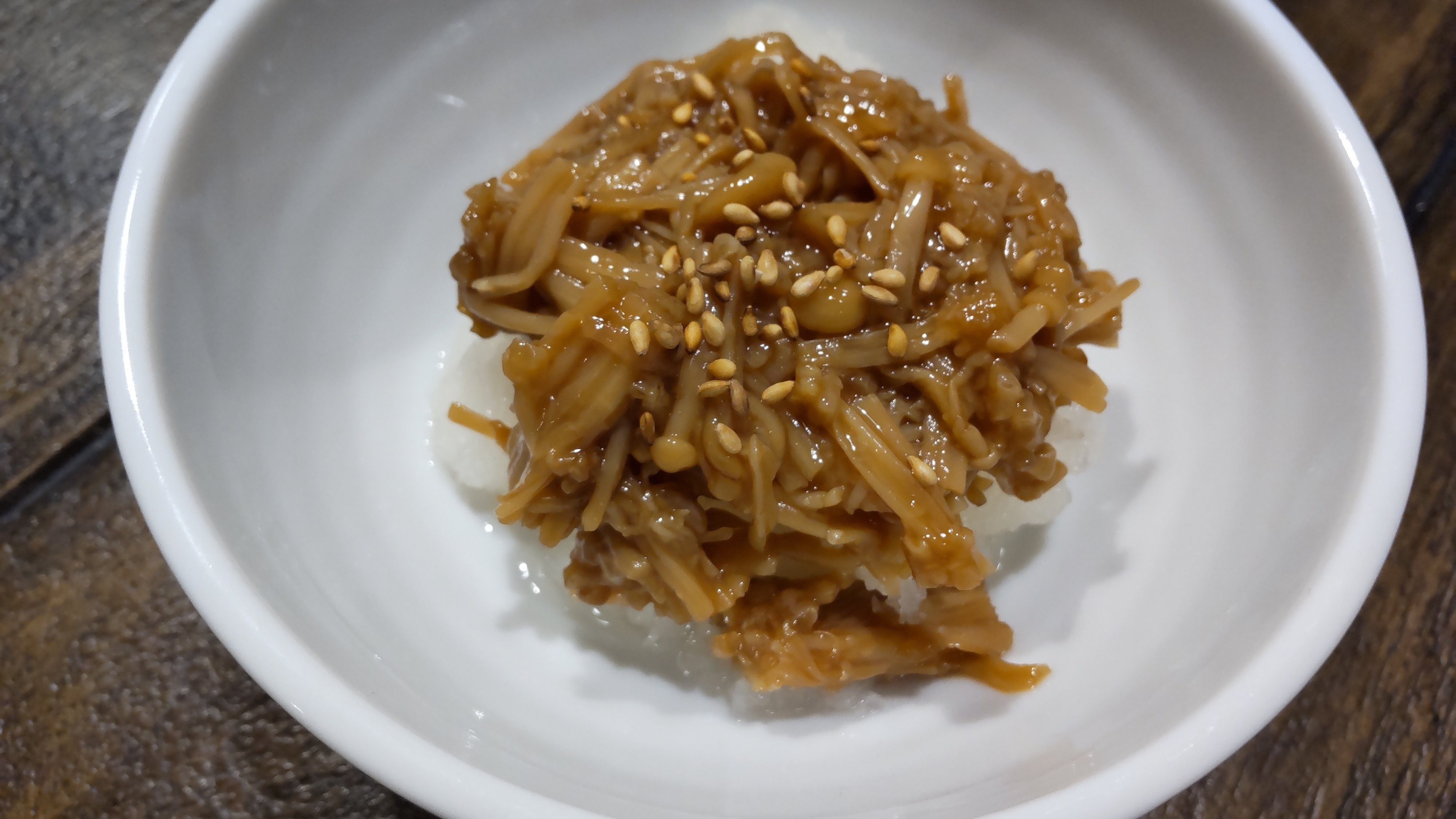 立山連峰の雪解け水で育まれた雷鳥えのきでなめ茸を｜吉田ハル