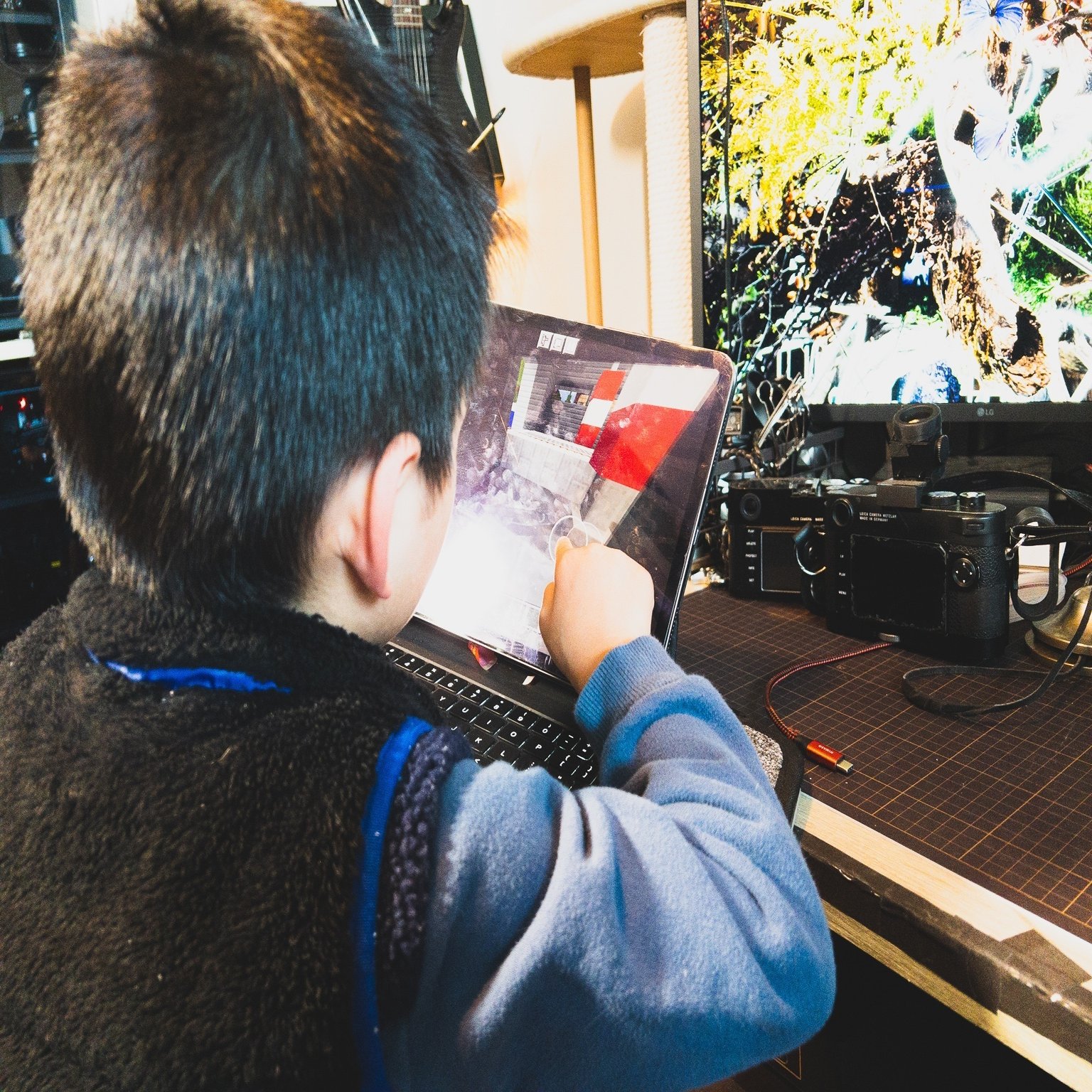 新年，久しぶりに弊息子を眺めている． ｜落合陽一