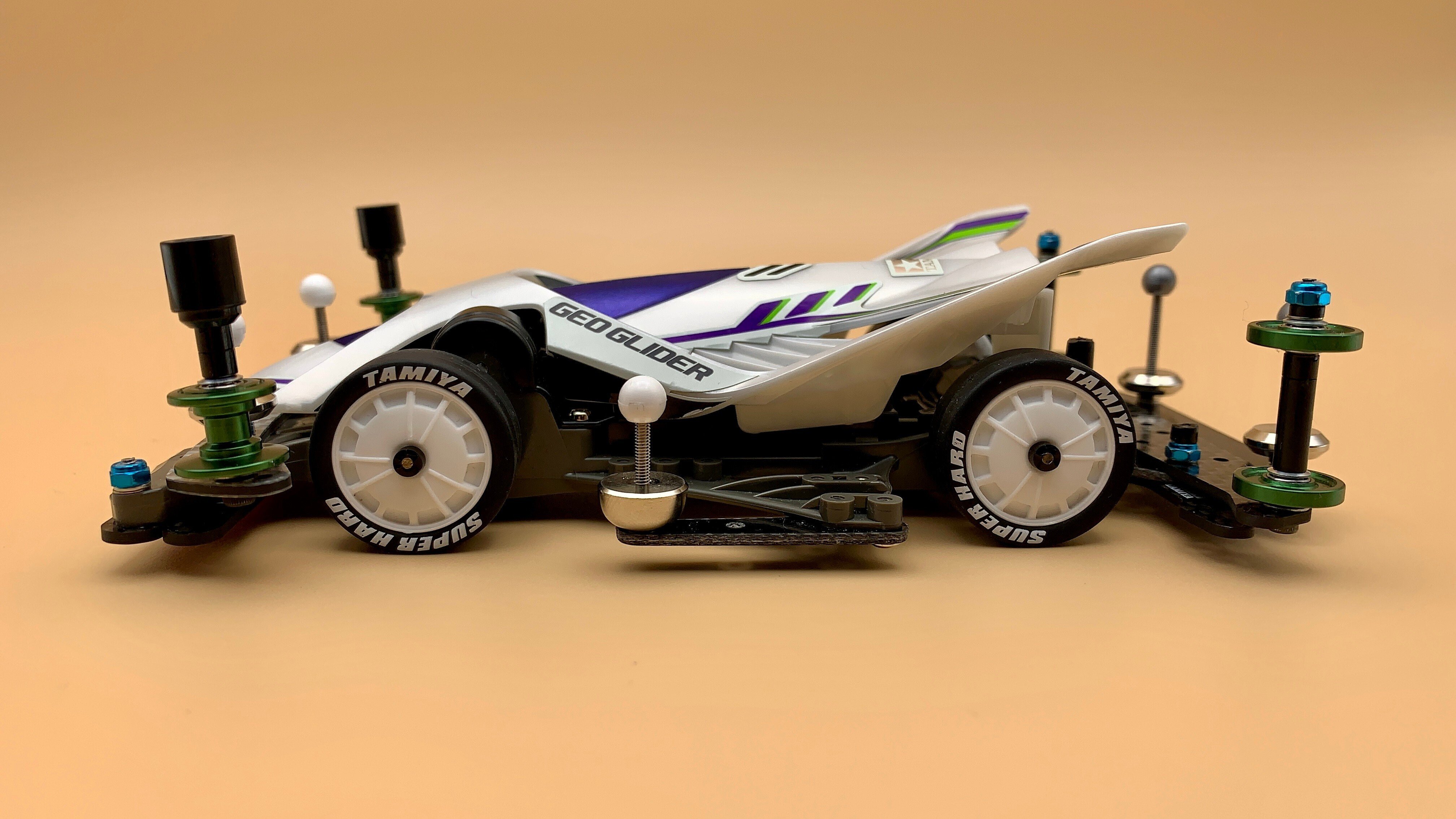 ミニ四駆】アドバイスを受けて更に改良【B-MAX】｜西山暁之亮