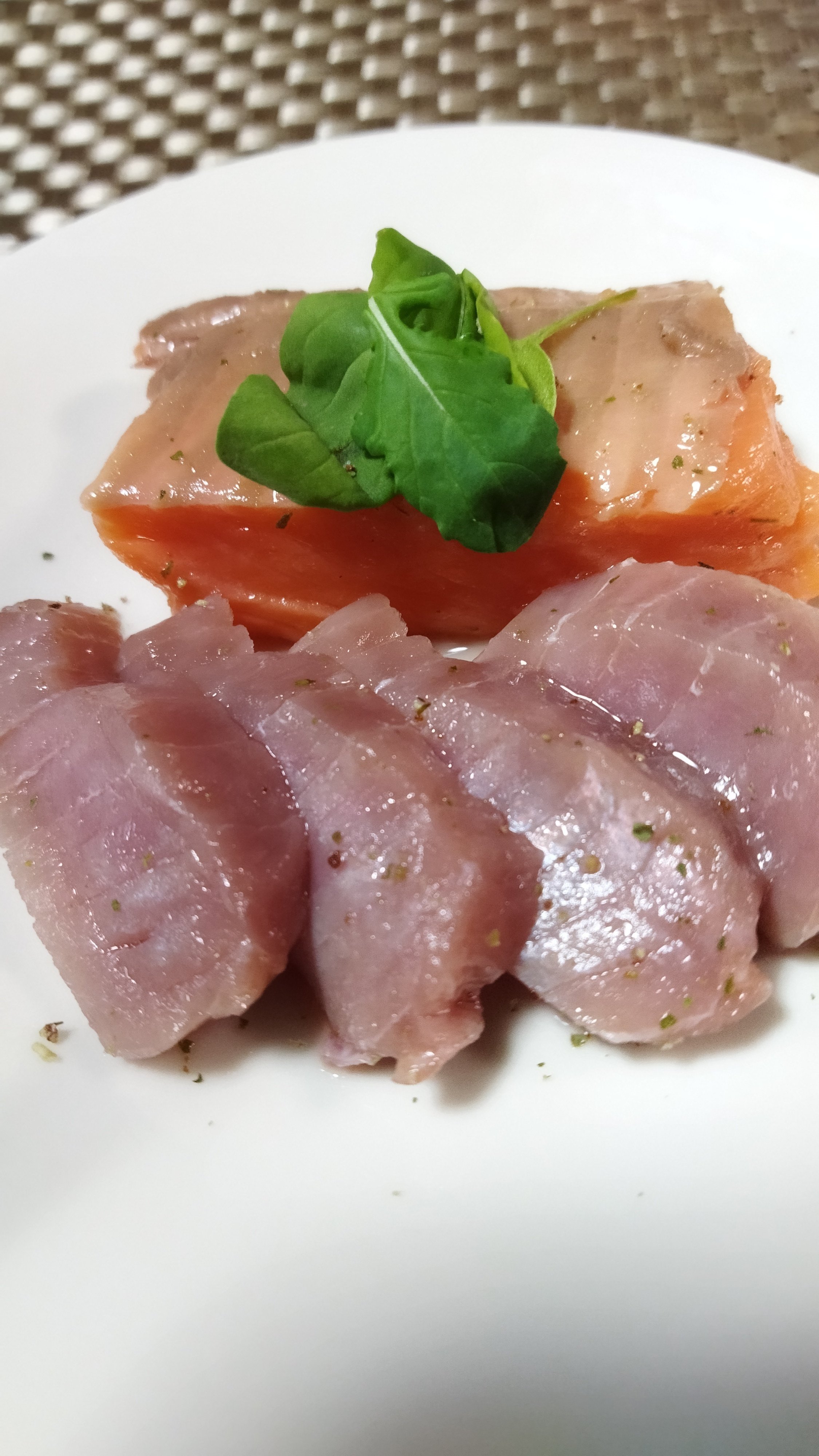 サーモンとマグロのコンフィ Daisuke Gifu 79 Note