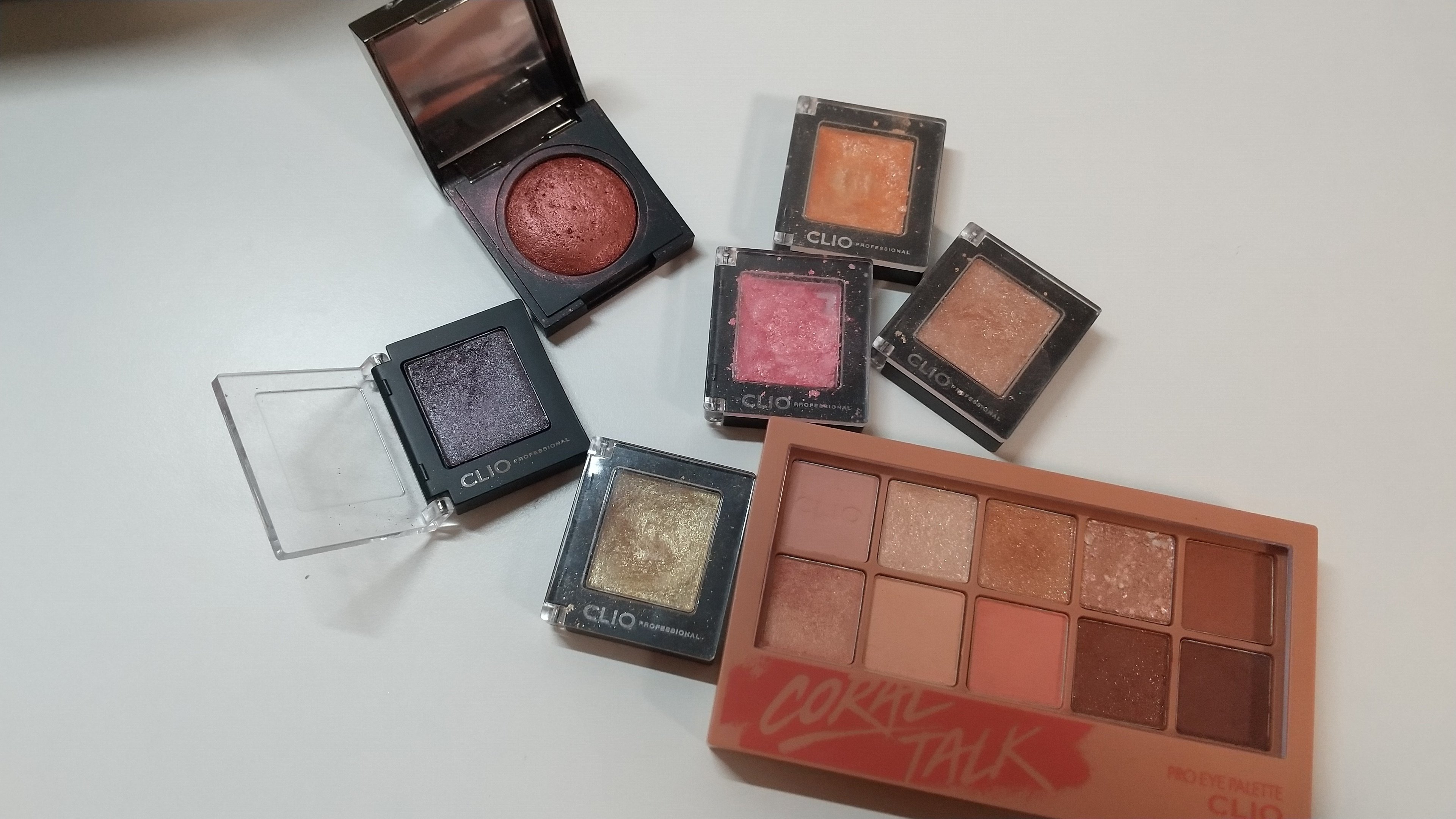 持っているアイシャドウもやっぱりプチプラ祭りだった｜桑野あいこ
