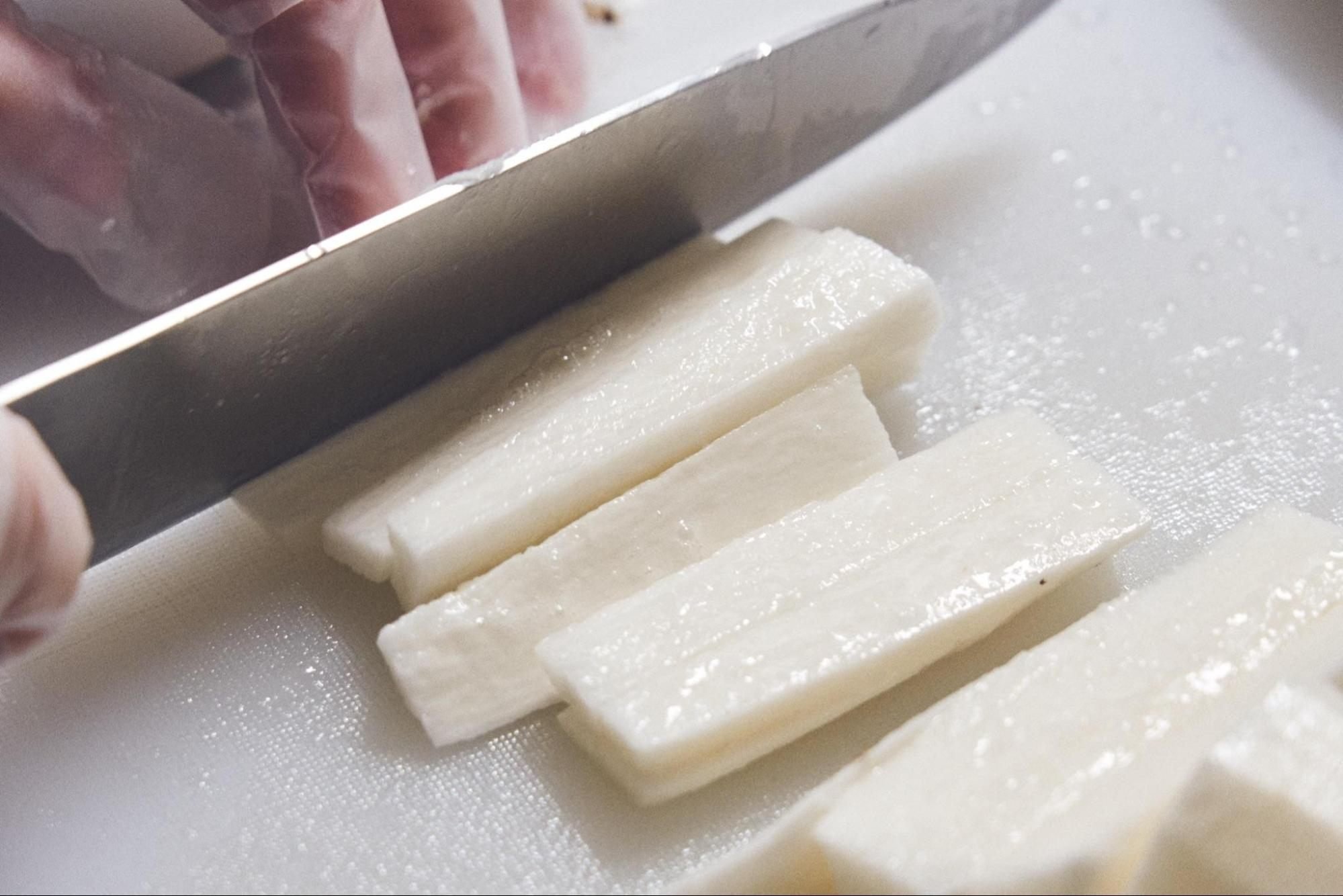 長芋と胸肉の花椒炒め ちゅるホク ビリリ 旨味が濃い お箸が止まらなくなる絶品料理が出来ました 旬とスパイス エスビー食品 長芋と胸肉の花椒炒め ちゅるホク ビリリ 旨味が濃い お箸が止まらなくなる絶品料理が出来ました 旬とスパイス エスビー食品
