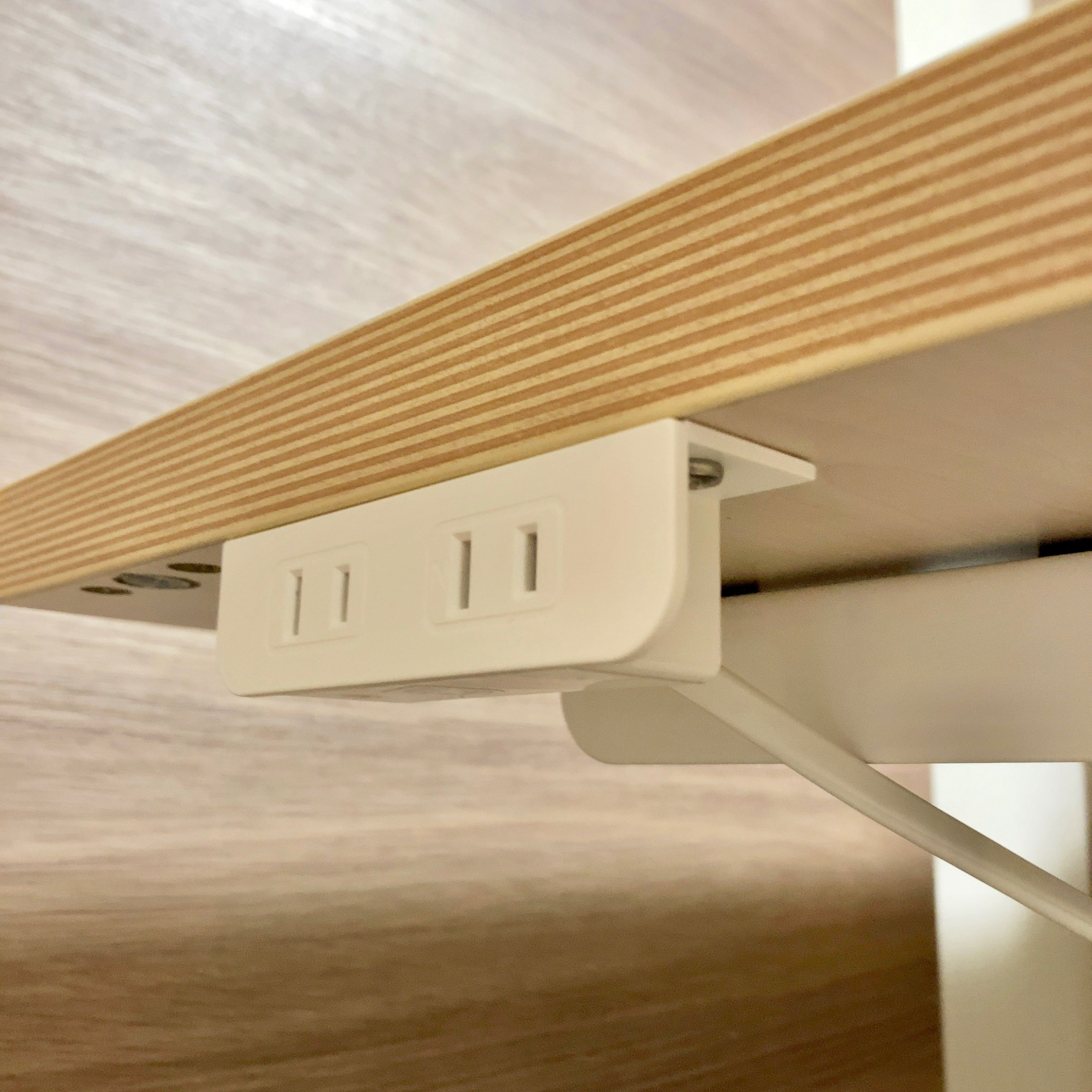 電動昇降デスク(Flexispot)の鬼目ナット化｜tan^2