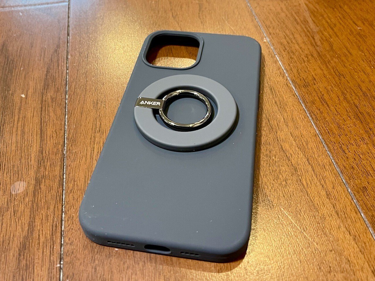 Anker Magnetic Silicone CaseとMagnetic Phone Gripを試して Anker Magnetic Silicone CaseとMagnetic Phone Gripを試して
