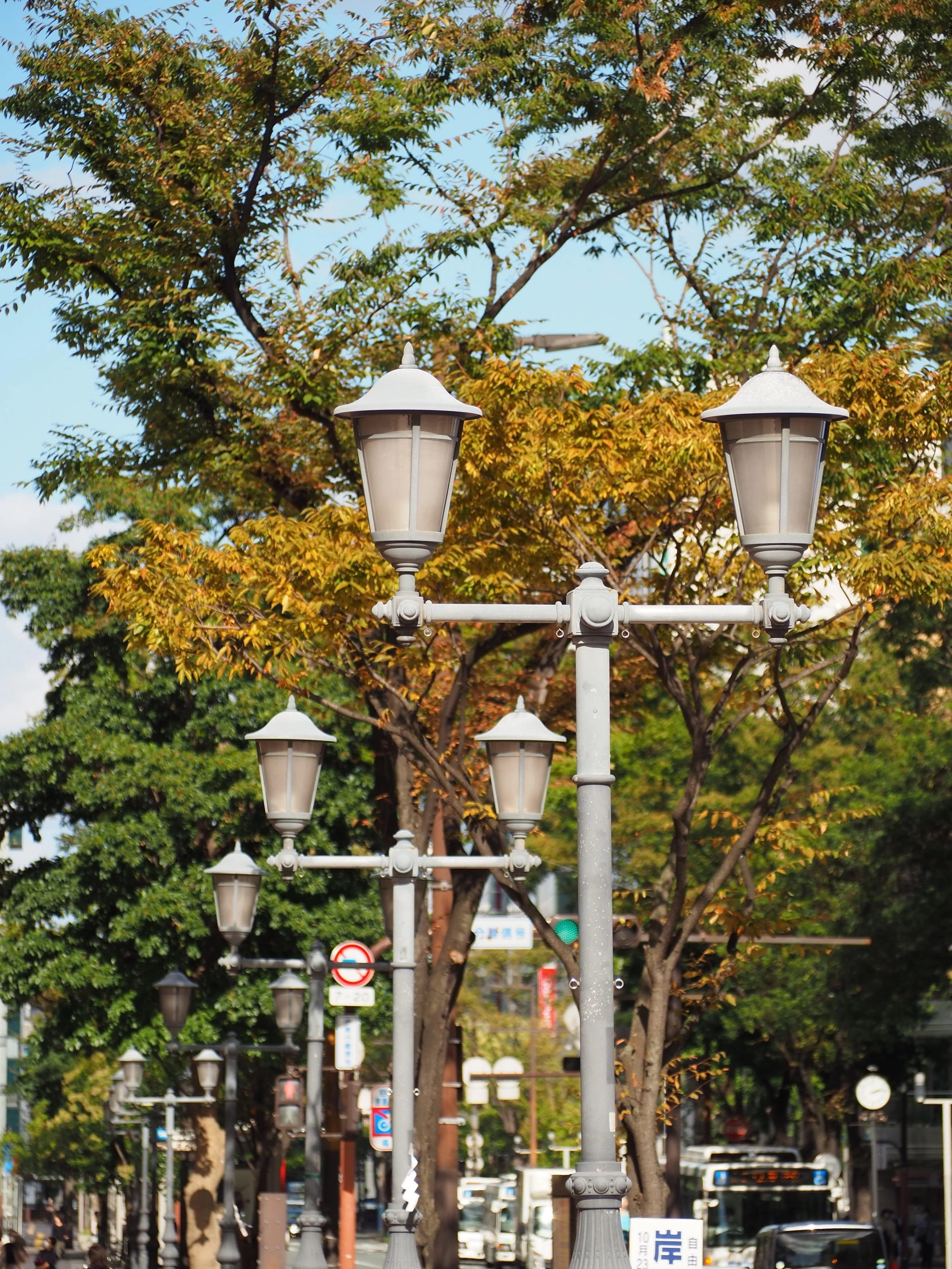 街灯で巡る福岡市4 博多座～櫛田神社表参道｜街角の照明