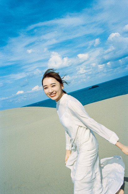 元欅坂46の佐藤詩織さんの写真集の1カットが鳥取砂丘ではない