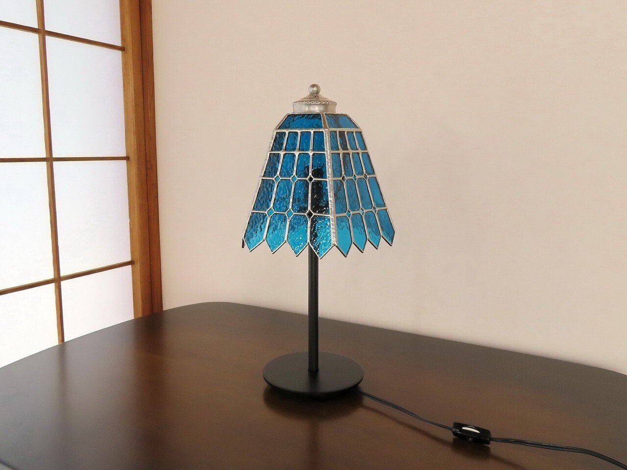 ステンドグラスの光がお部屋を灯す ナイトランプ 卓上照明 ☆ステンドグラスの光がお部屋を灯す 卓上照明 ナイトランプ